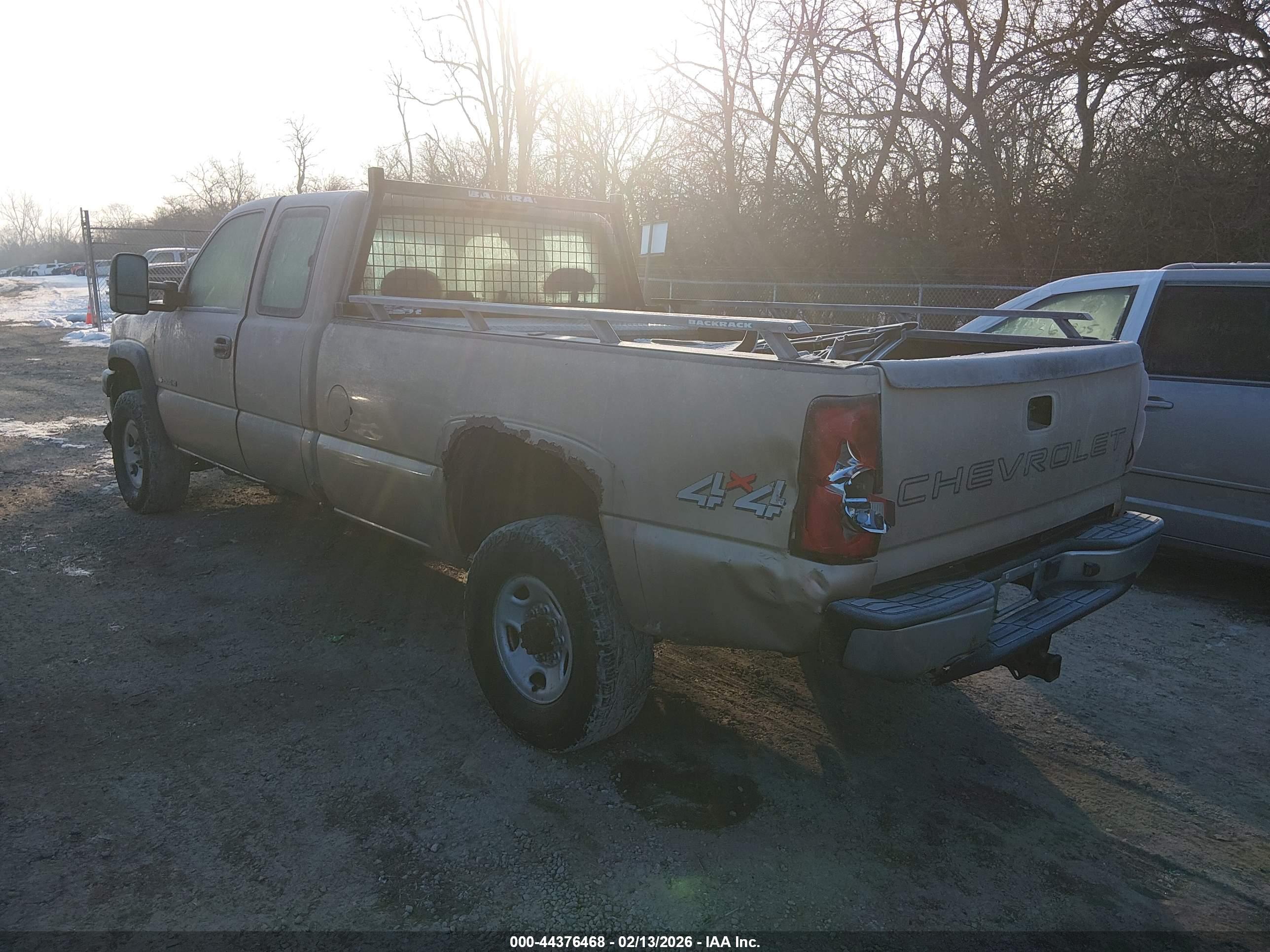 CHEVROLET SILVERADO image 3