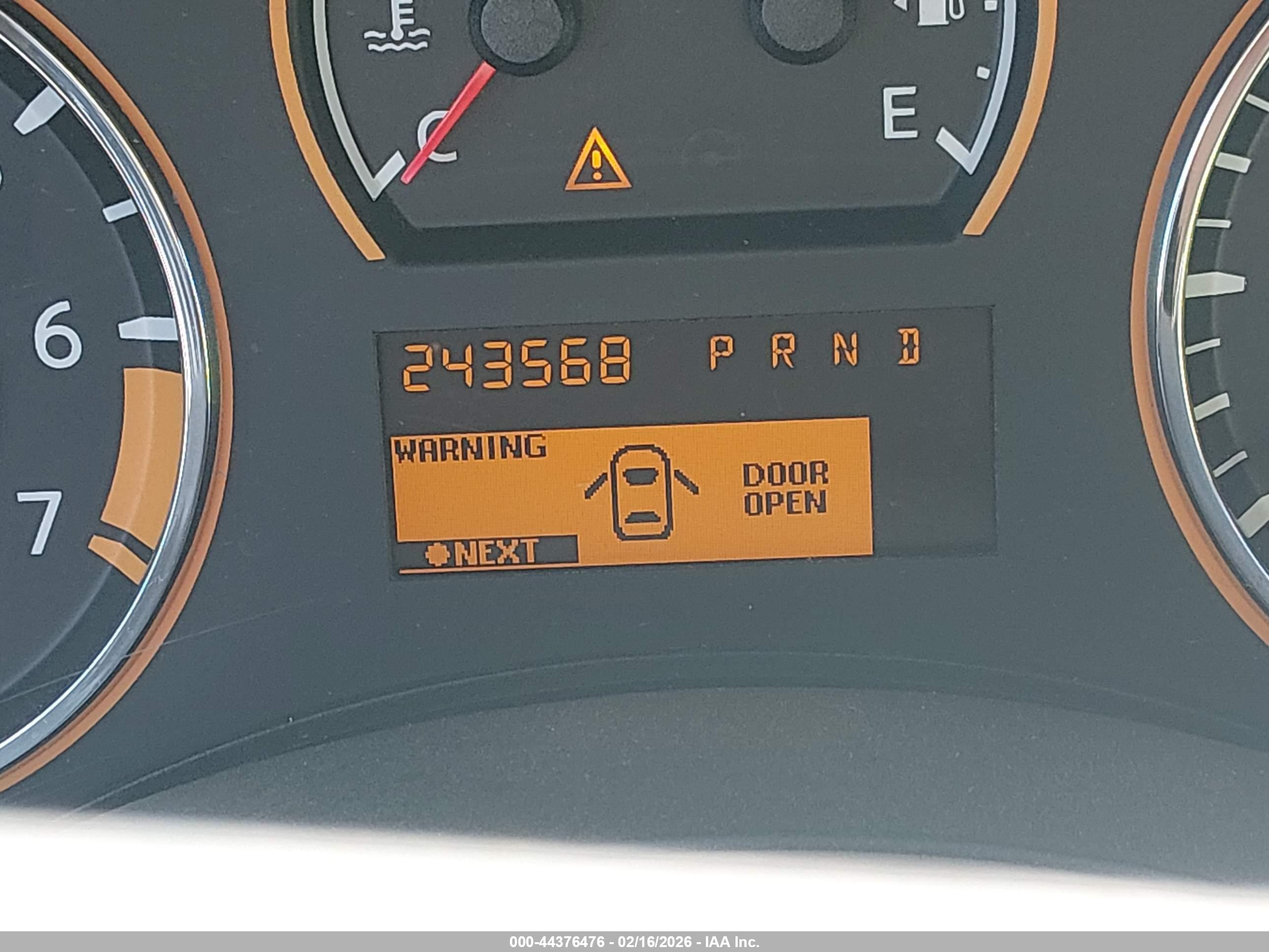 NISSAN ARMADA image 7
