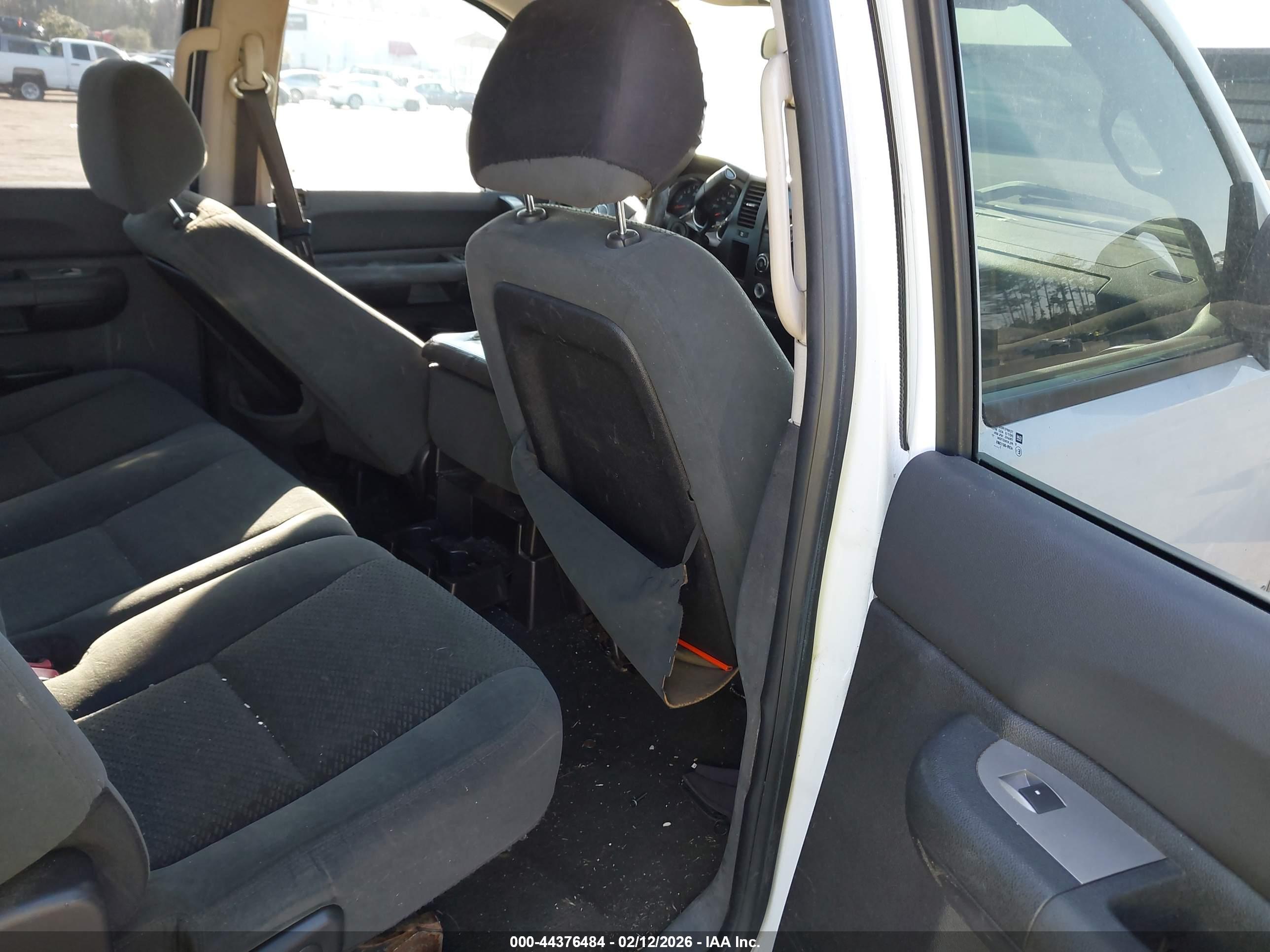 CHEVROLET SILVERADO image 8
