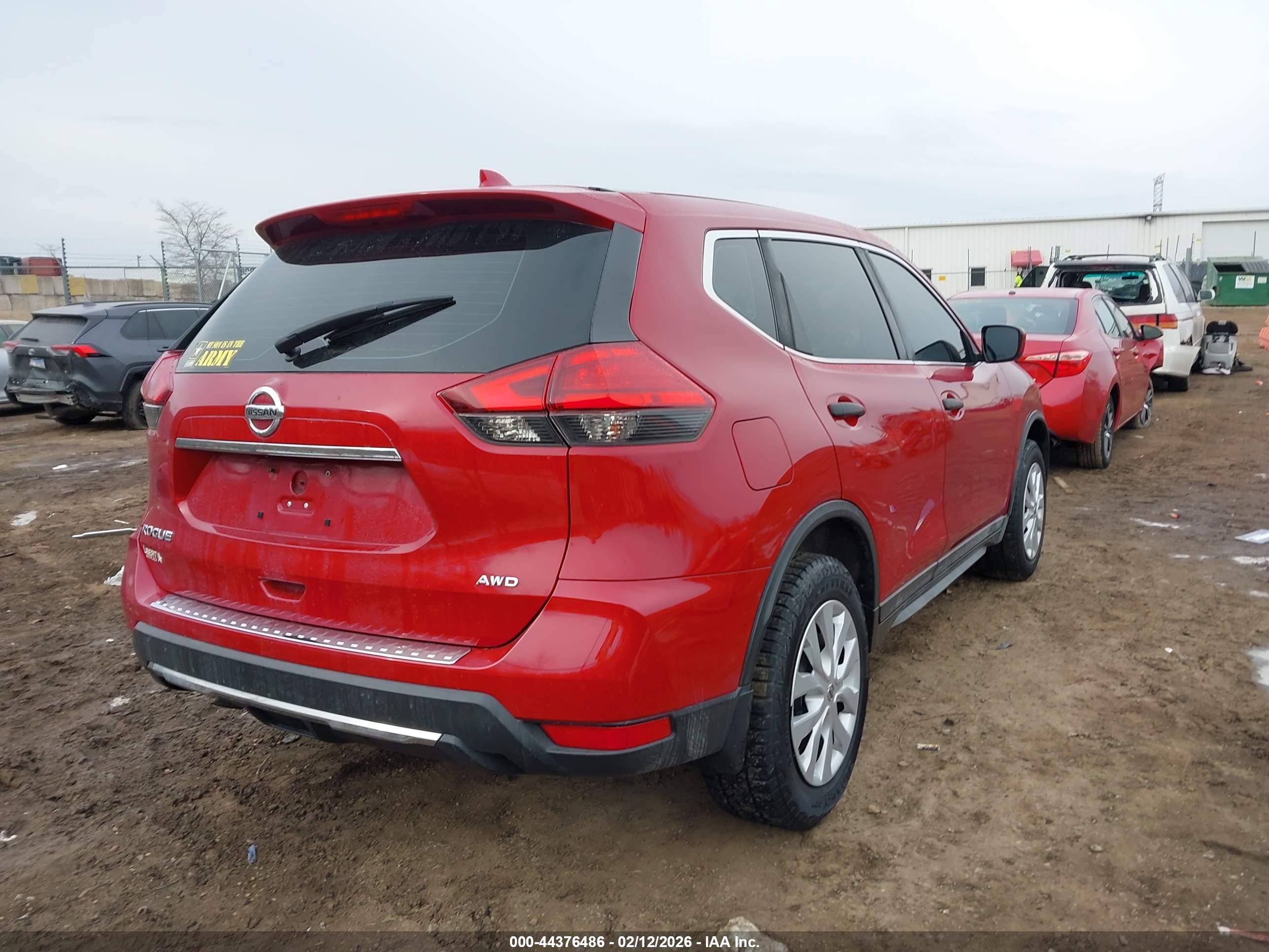 NISSAN ROGUE image 4