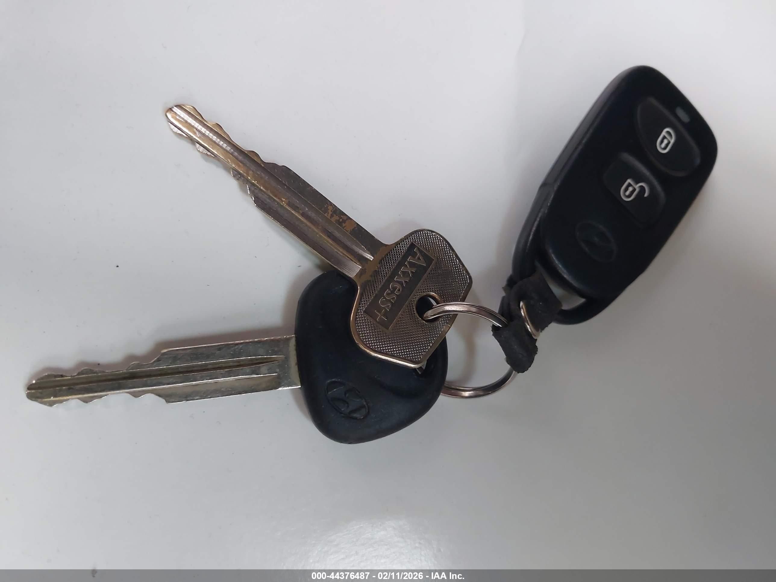 HYUNDAI TUCSON image 11