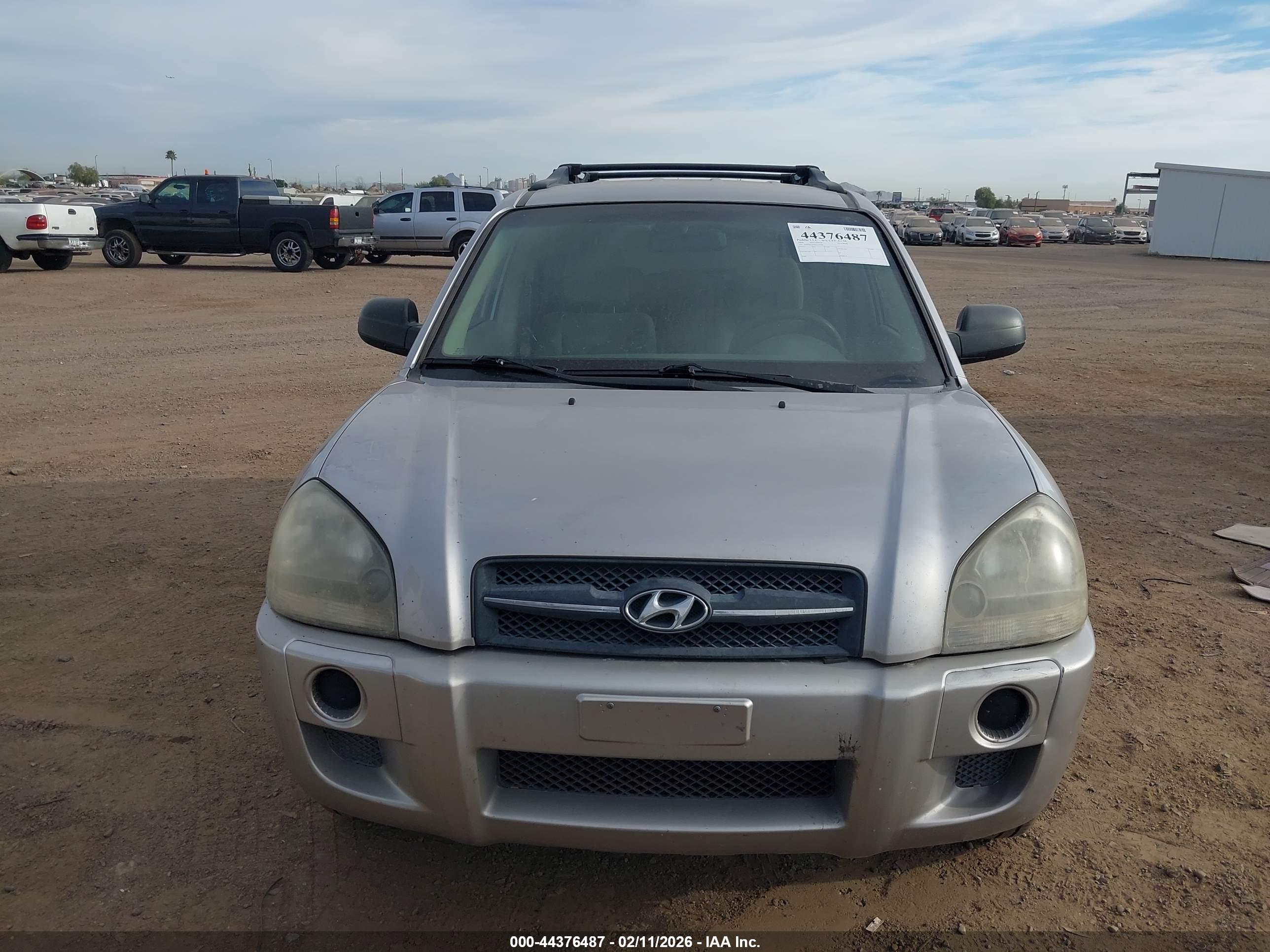 HYUNDAI TUCSON image 6