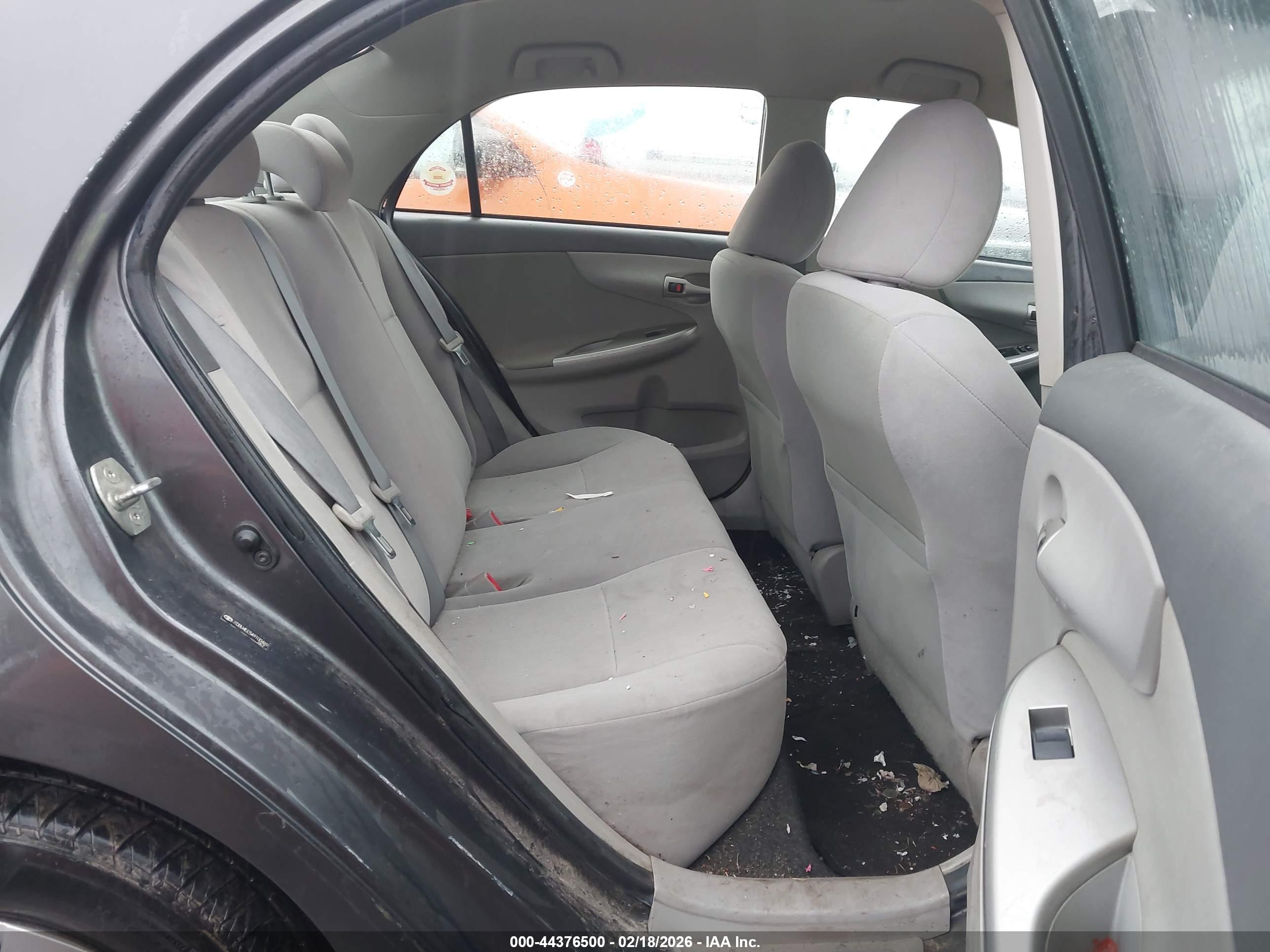 TOYOTA COROLLA image 8