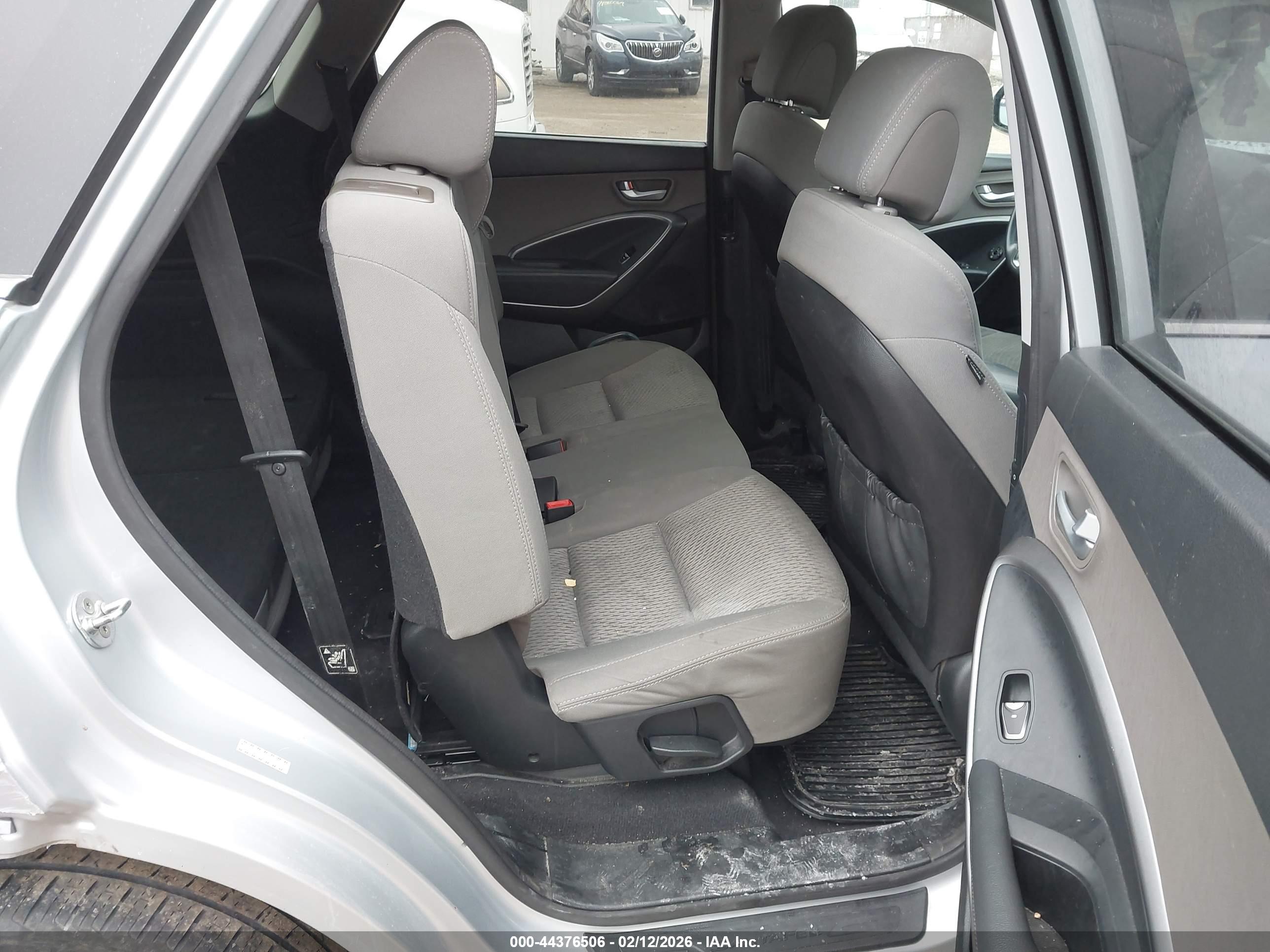 HYUNDAI SANTA image 8