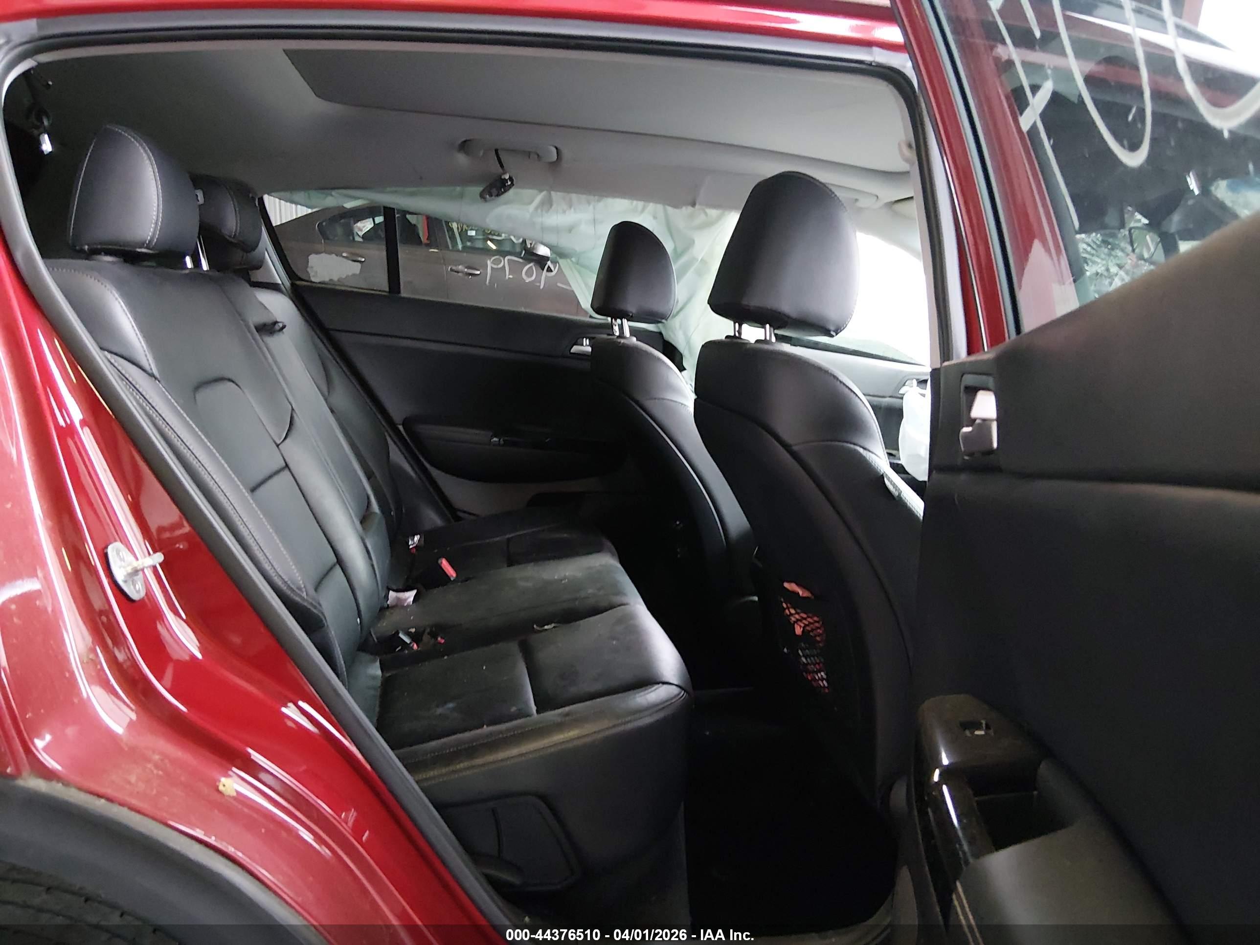 KIA SPORTAGE image 8