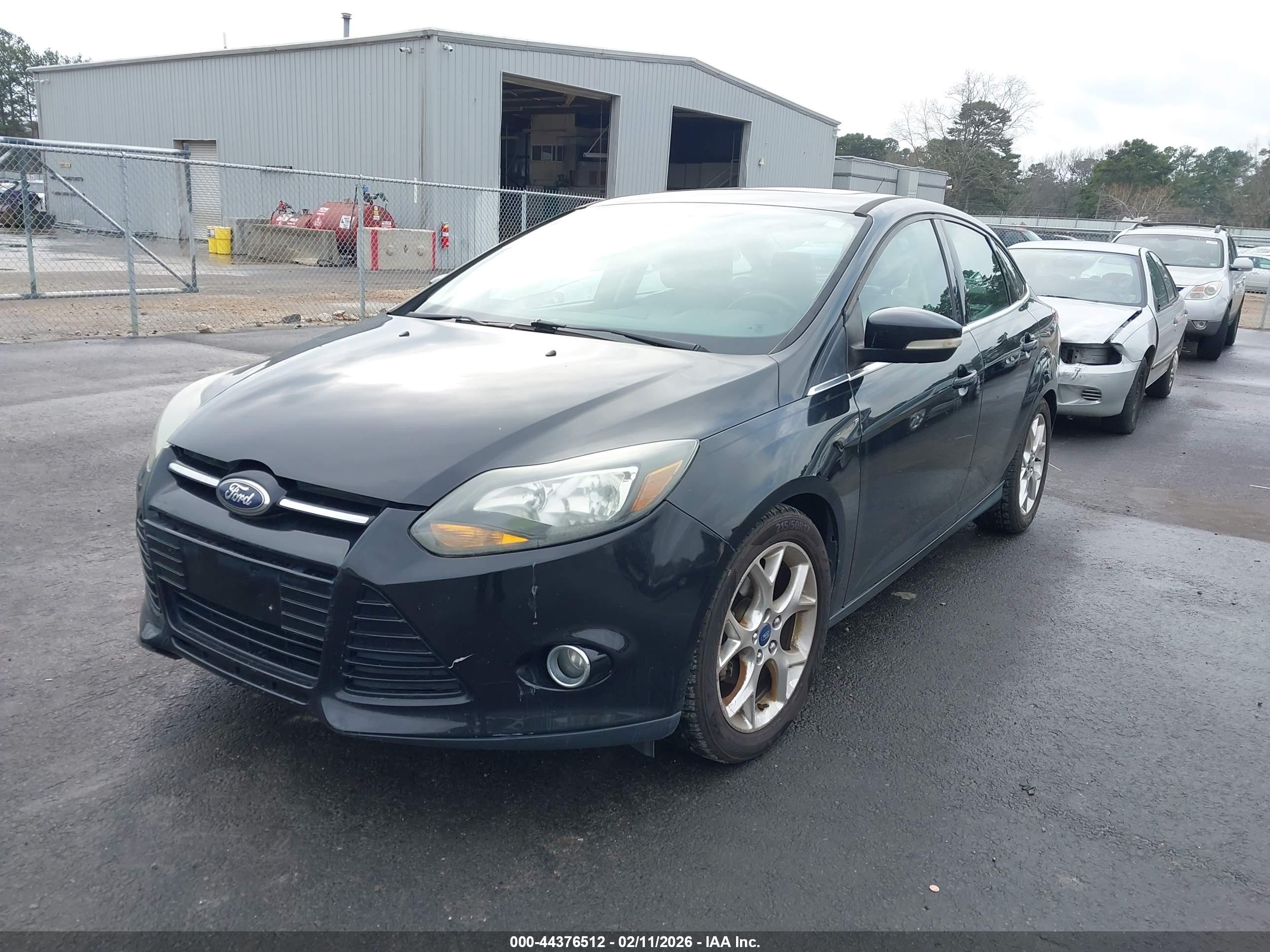 FORD FOCUS image 2