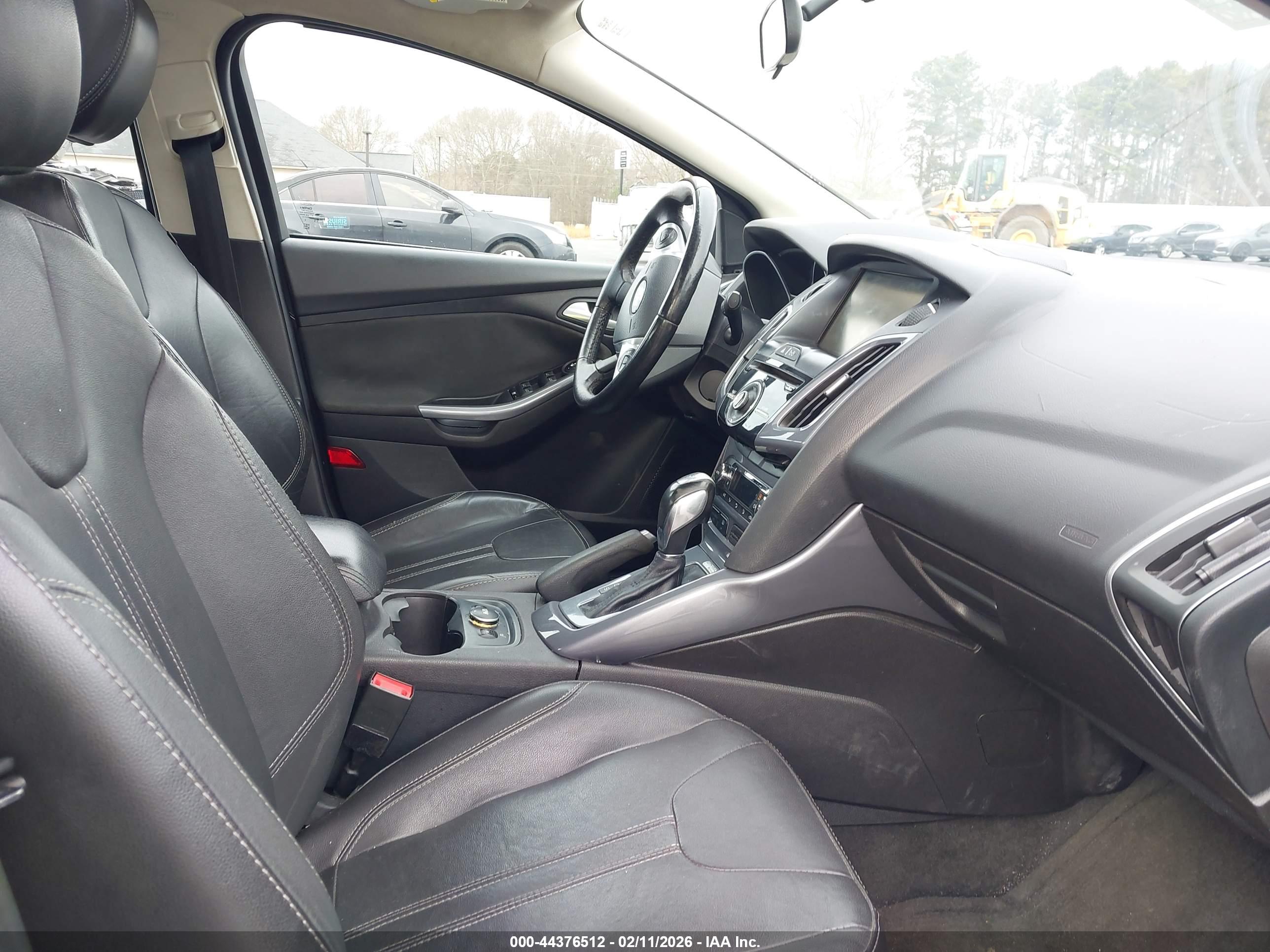 FORD FOCUS image 5