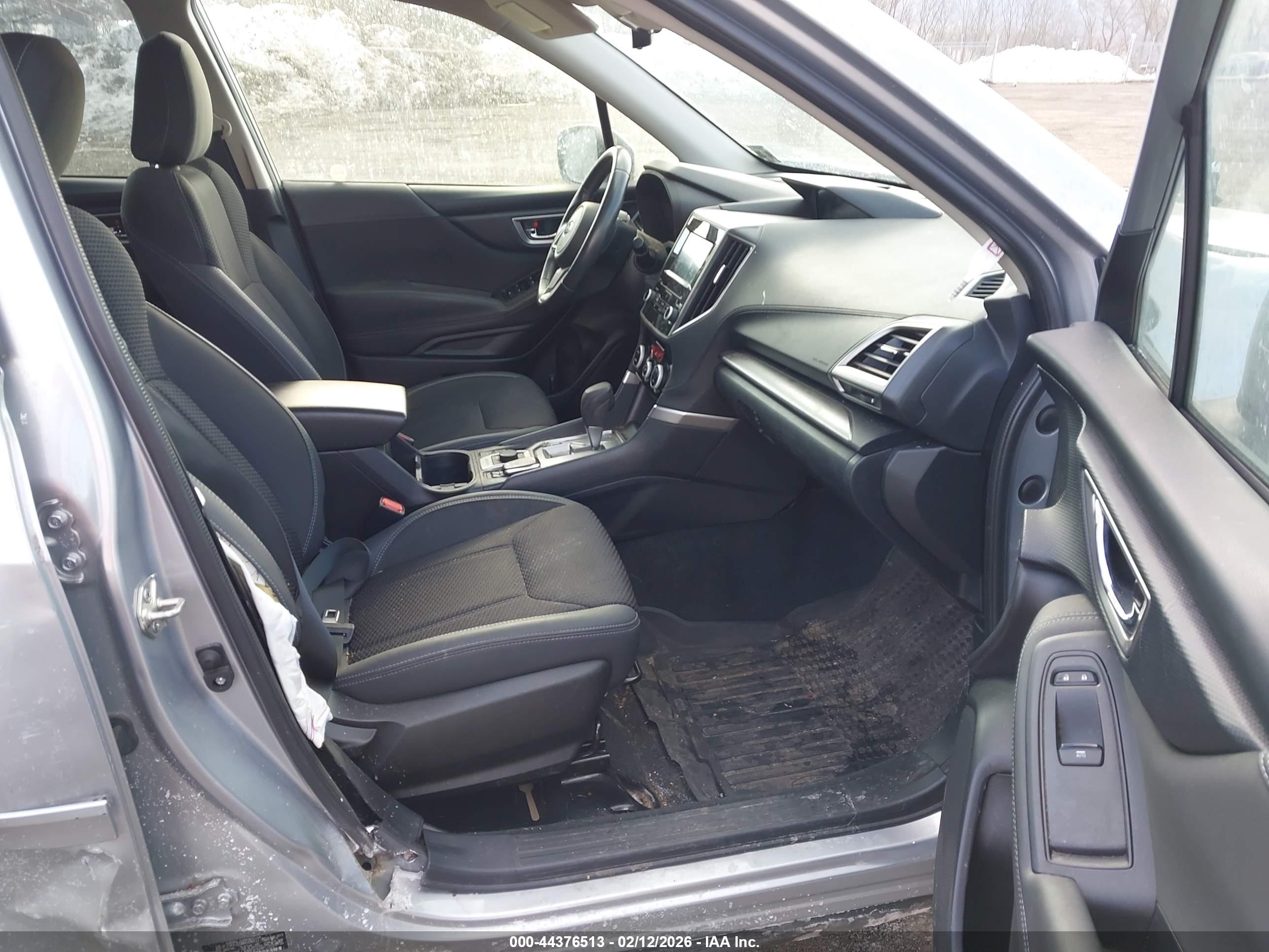 SUBARU FORESTER image 5