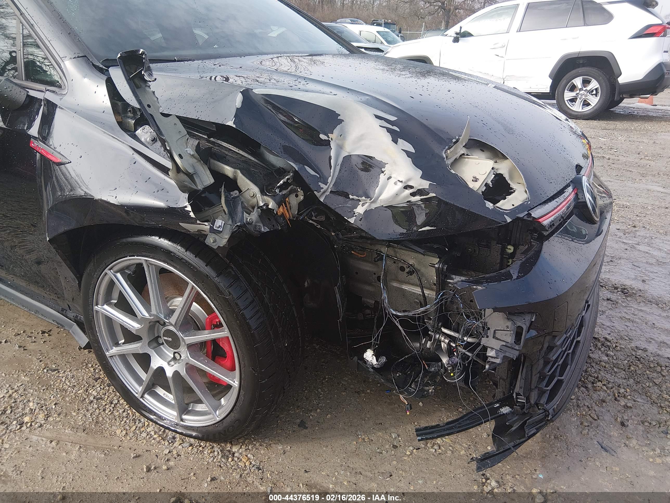 VOLKSWAGEN GOLF image 6