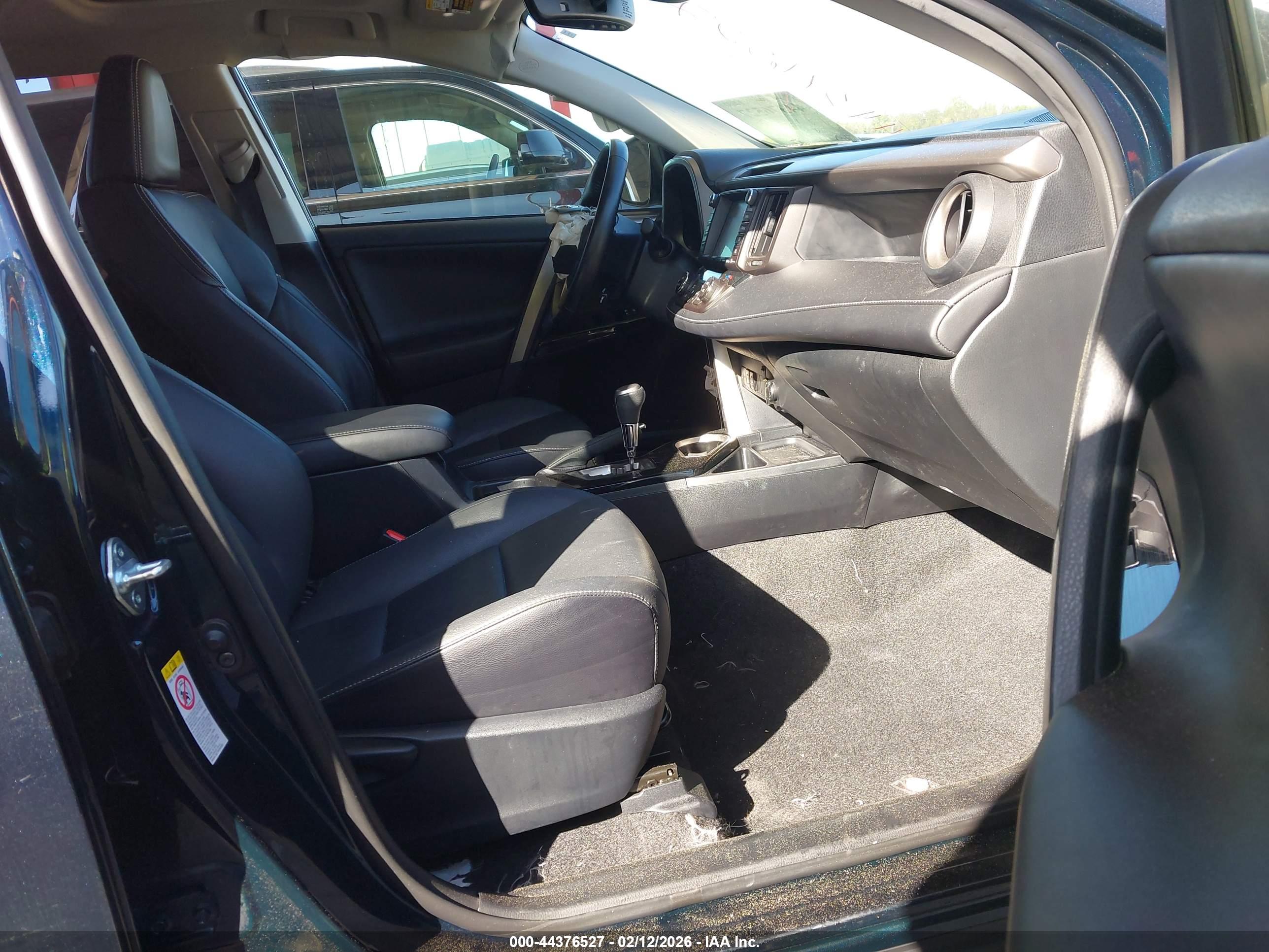 TOYOTA RAV4 image 5