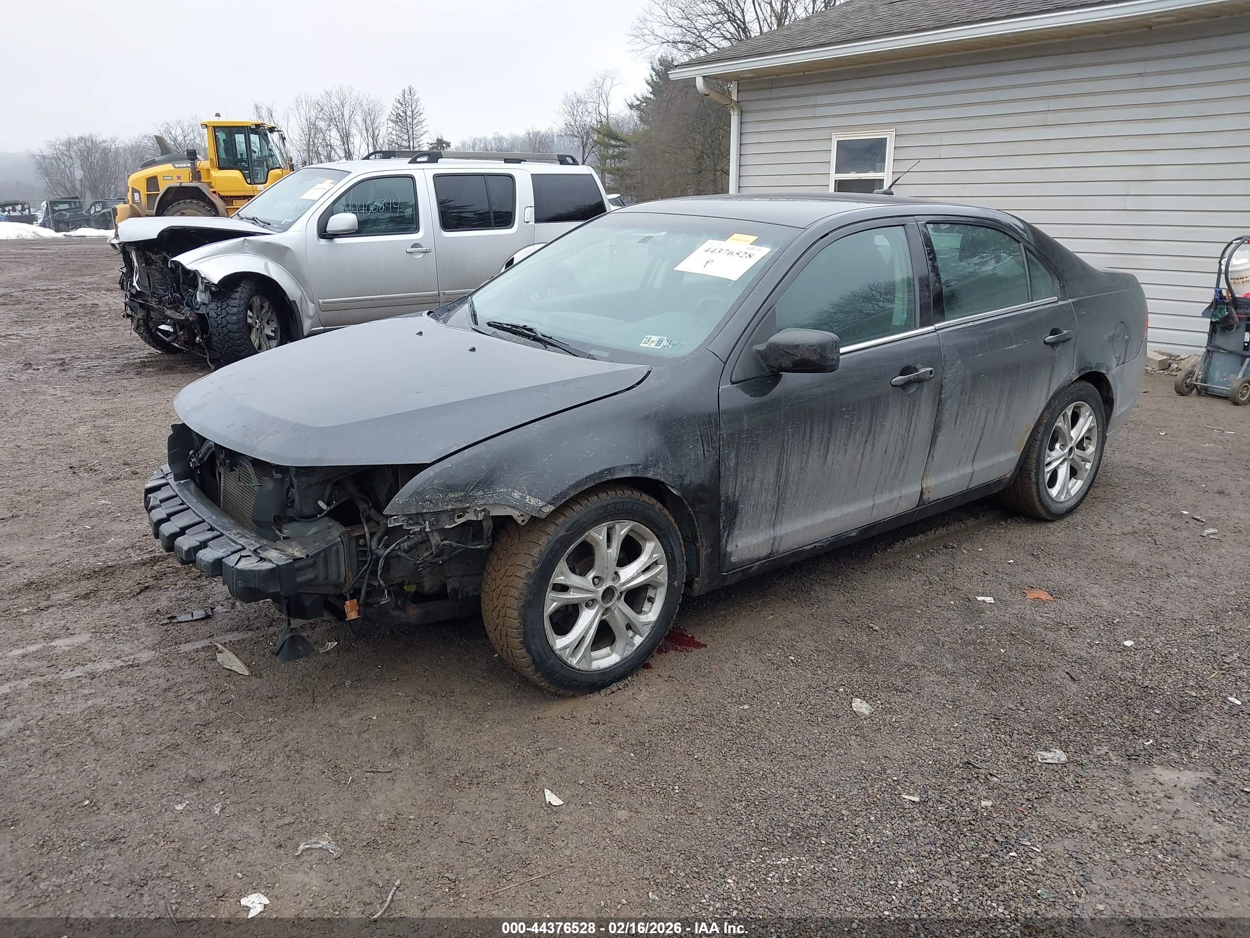 FORD FUSION image 2