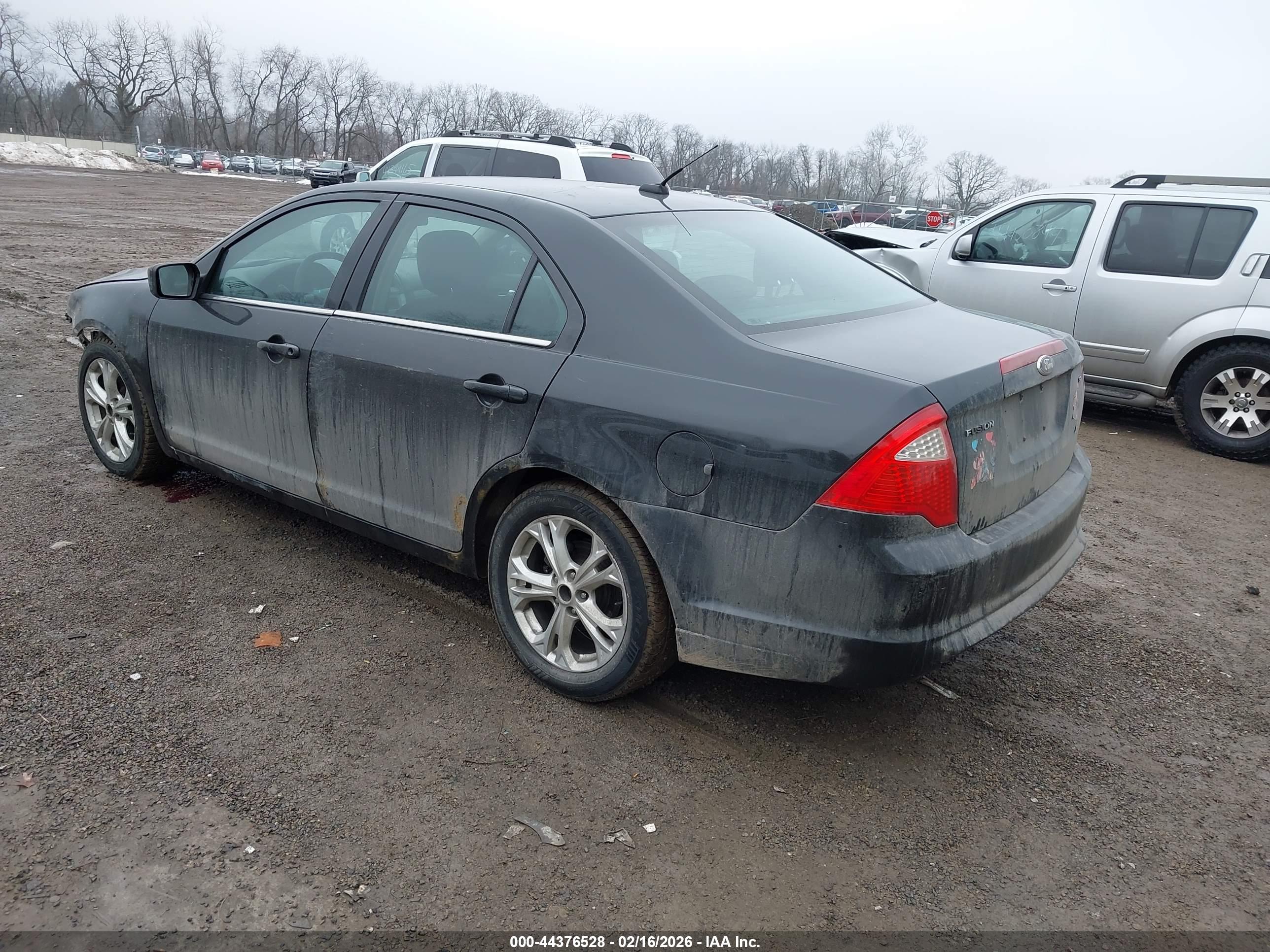 FORD FUSION image 3