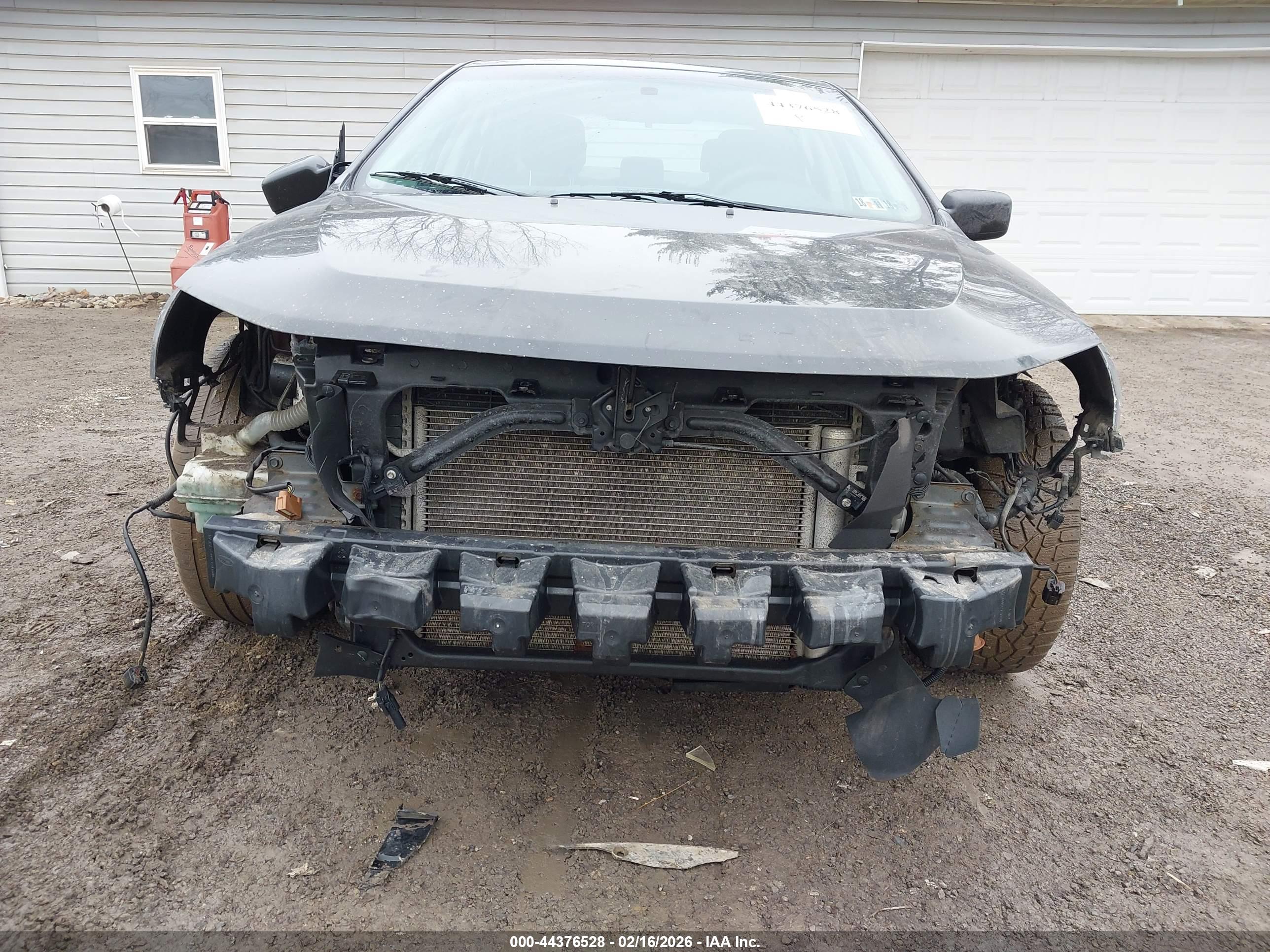 FORD FUSION image 6