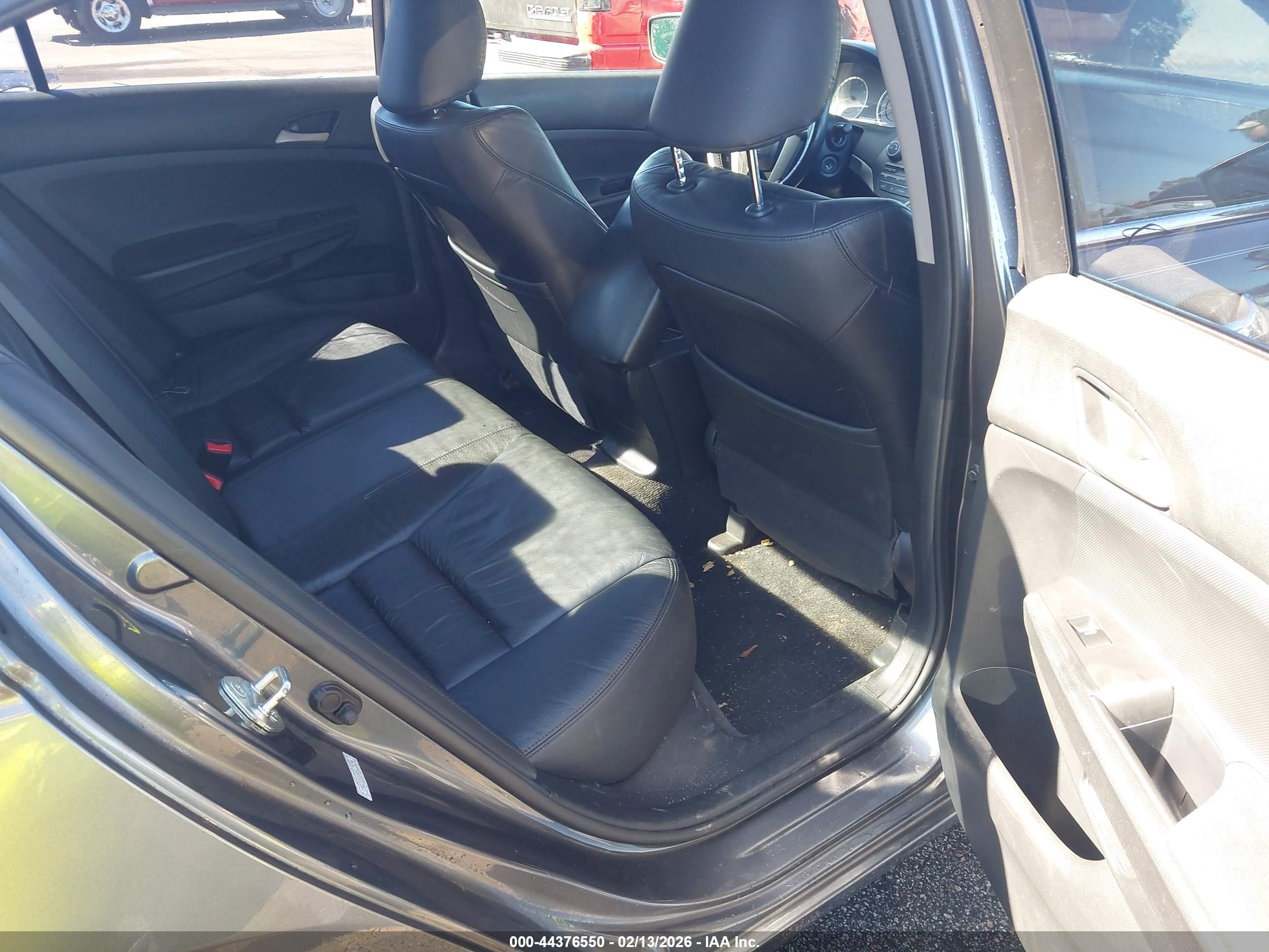 HONDA ACCORD image 8