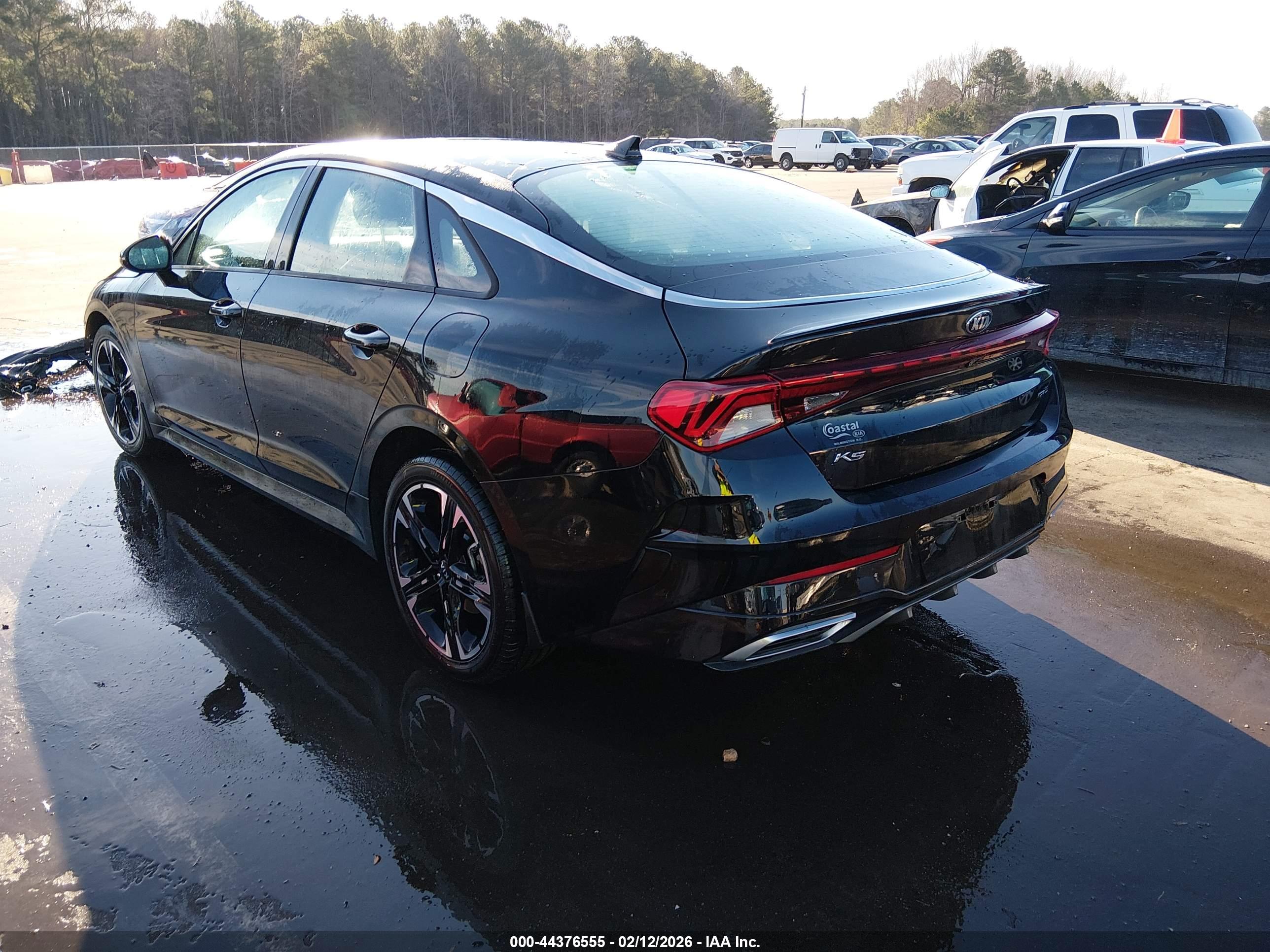 KIA K5 image 3