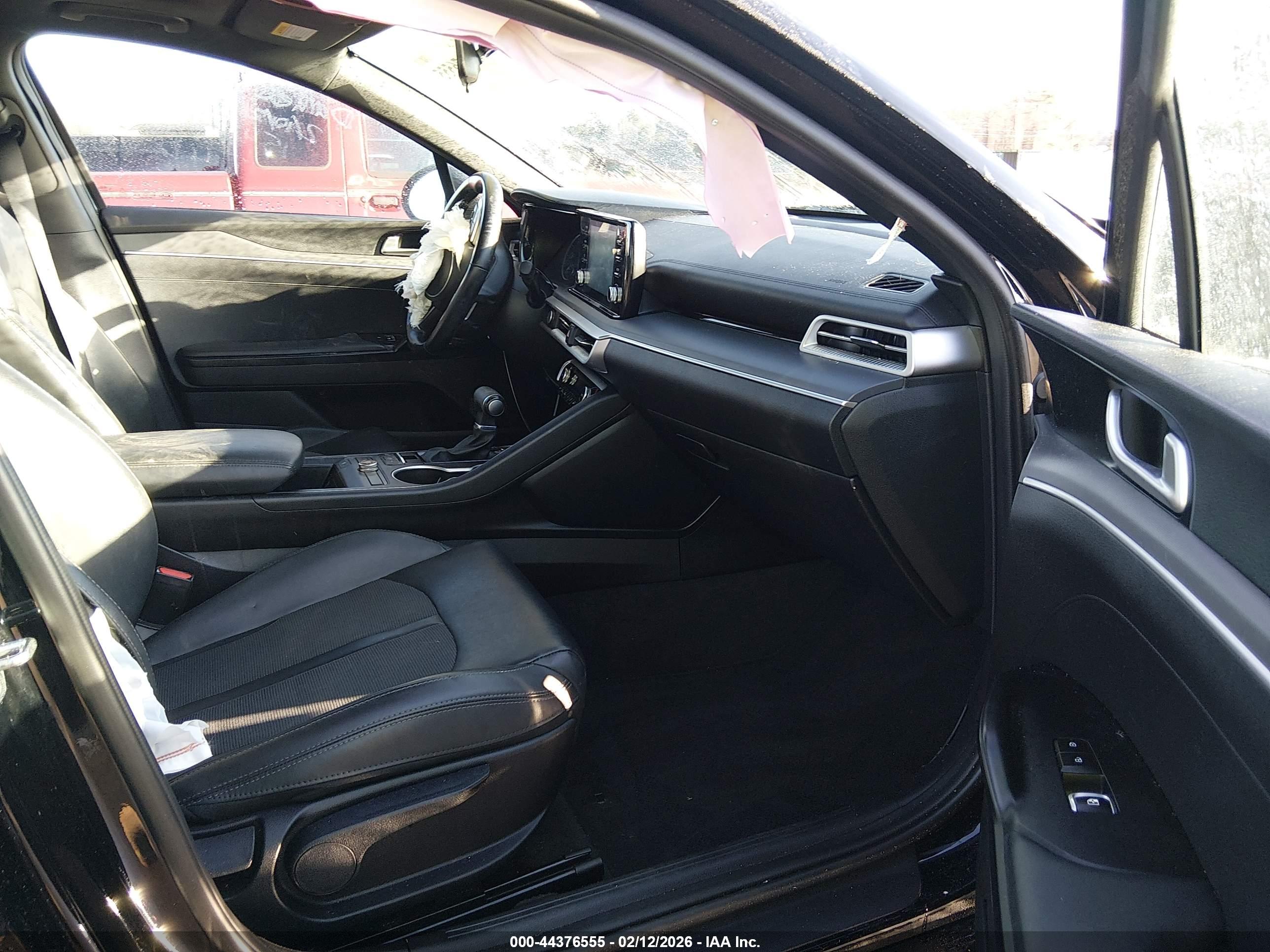 KIA K5 image 5