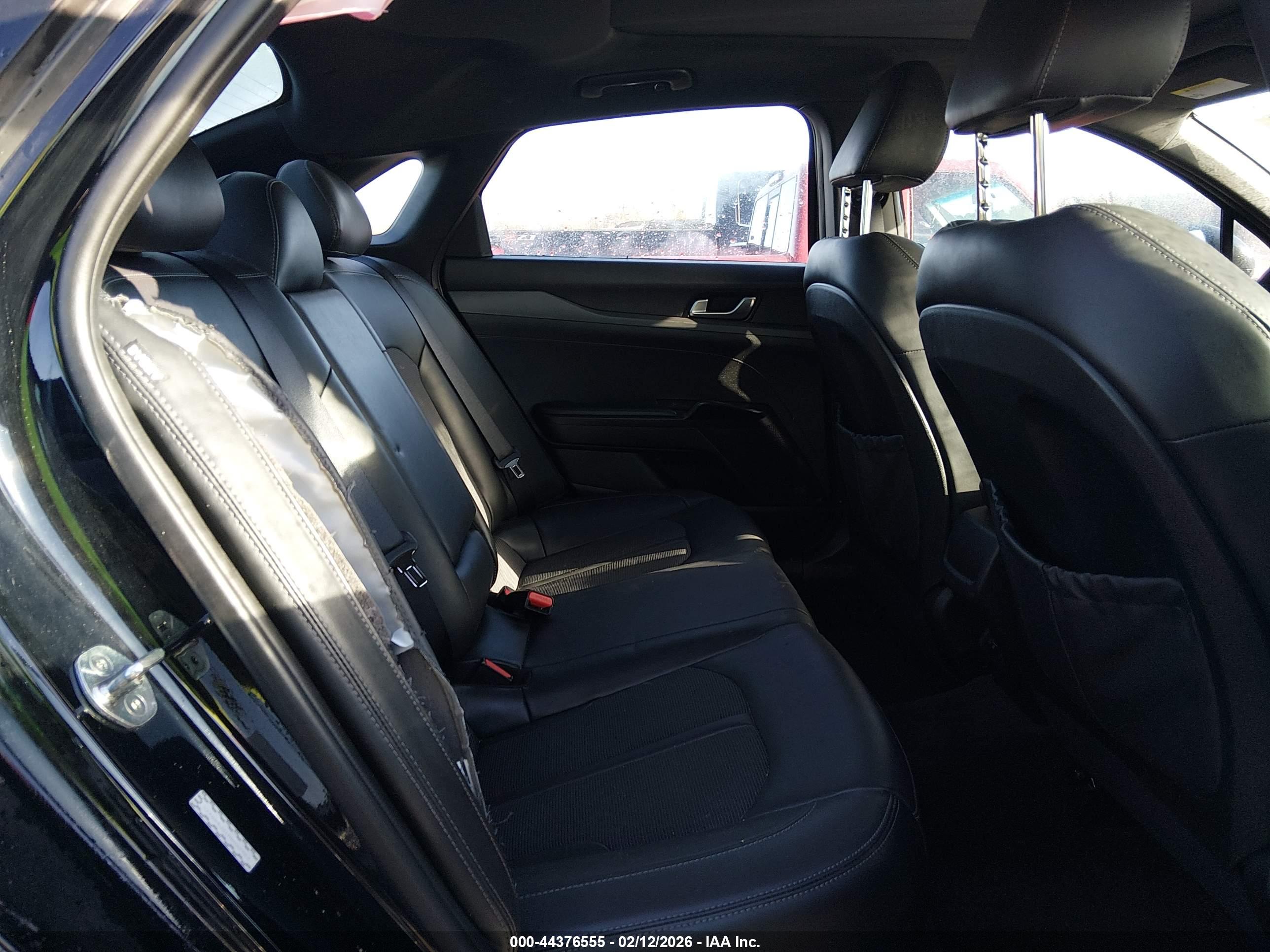 KIA K5 image 8