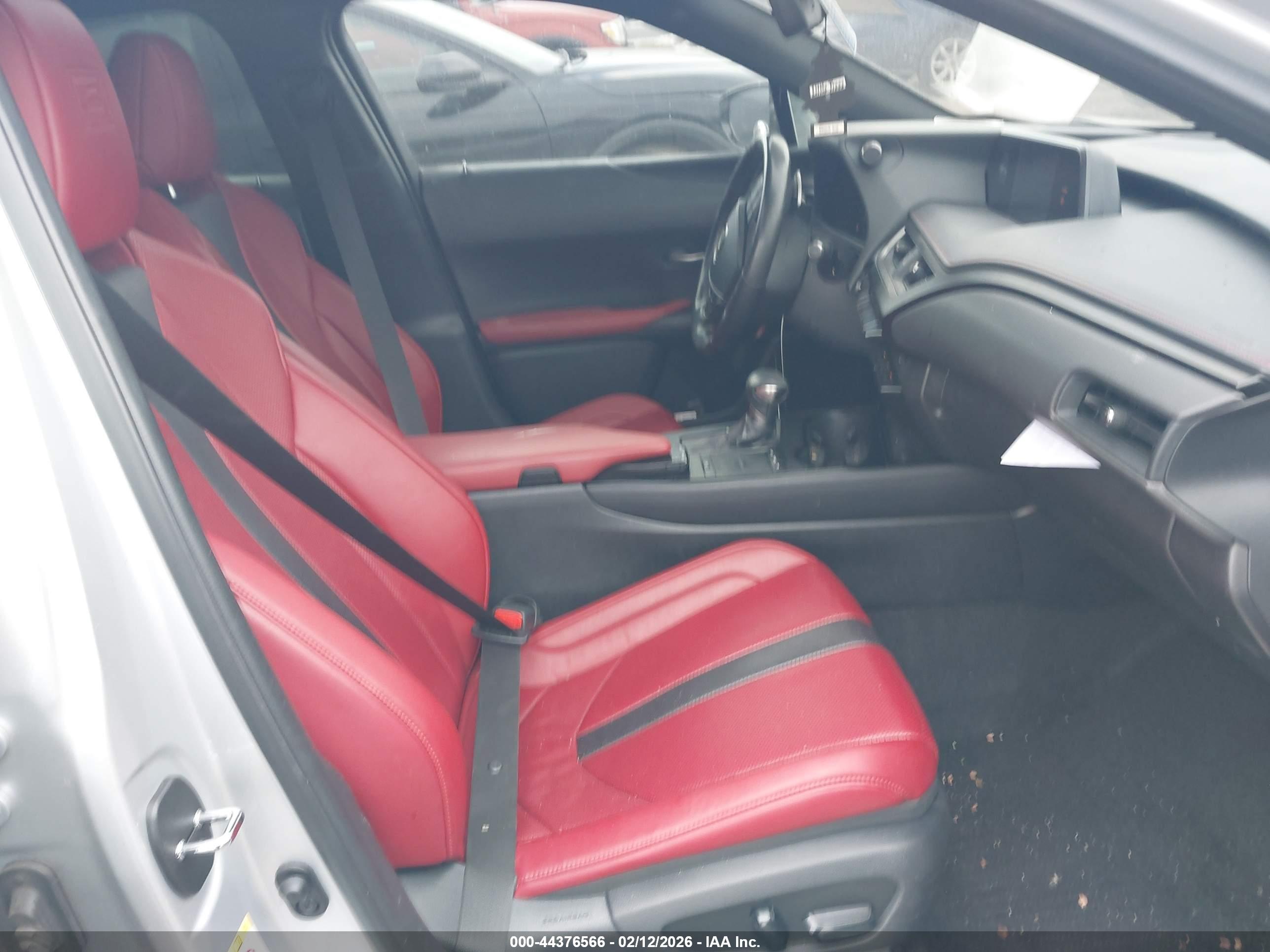 LEXUS UX image 5
