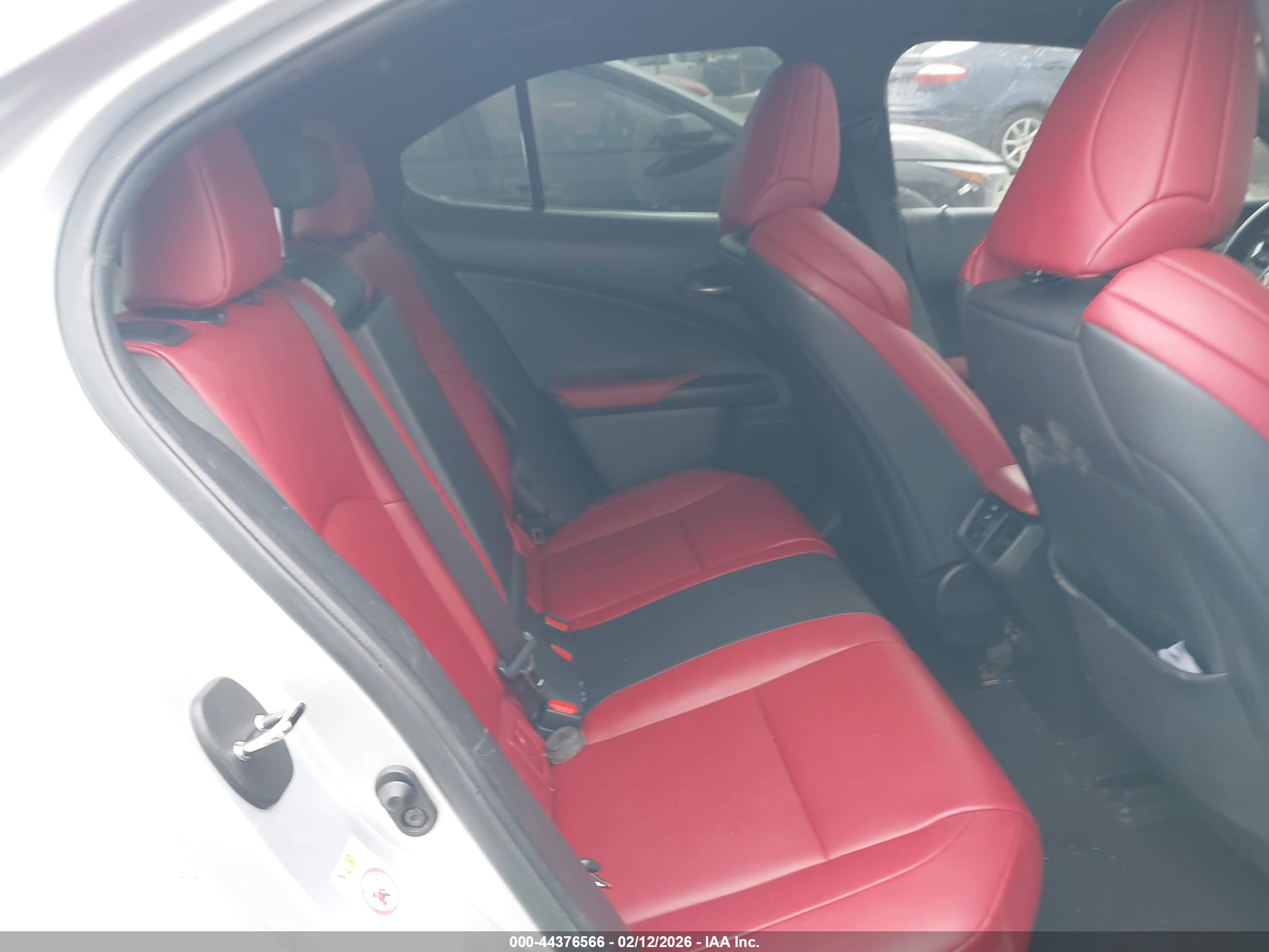 LEXUS UX image 8