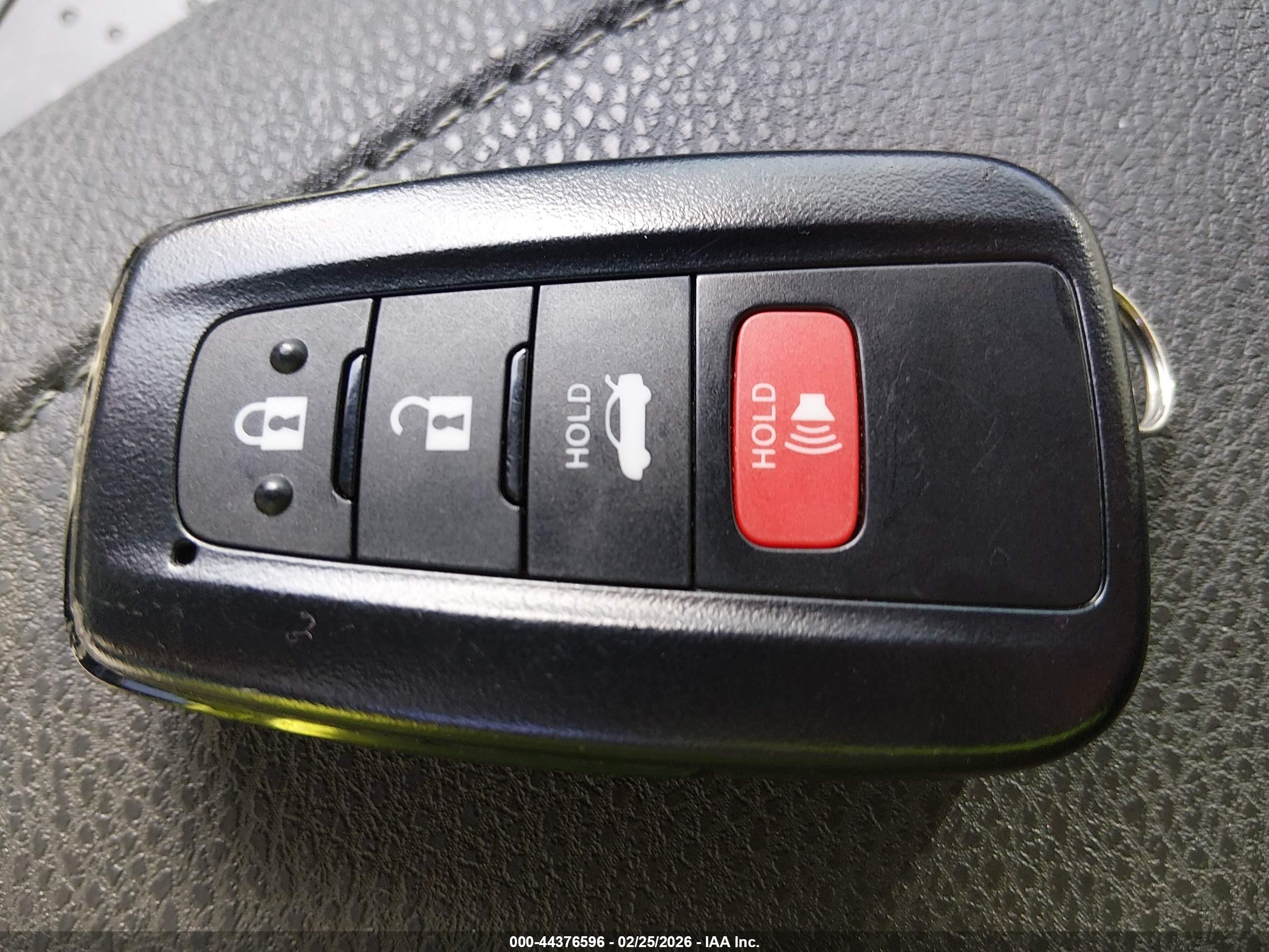 TOYOTA CAMRY image 11