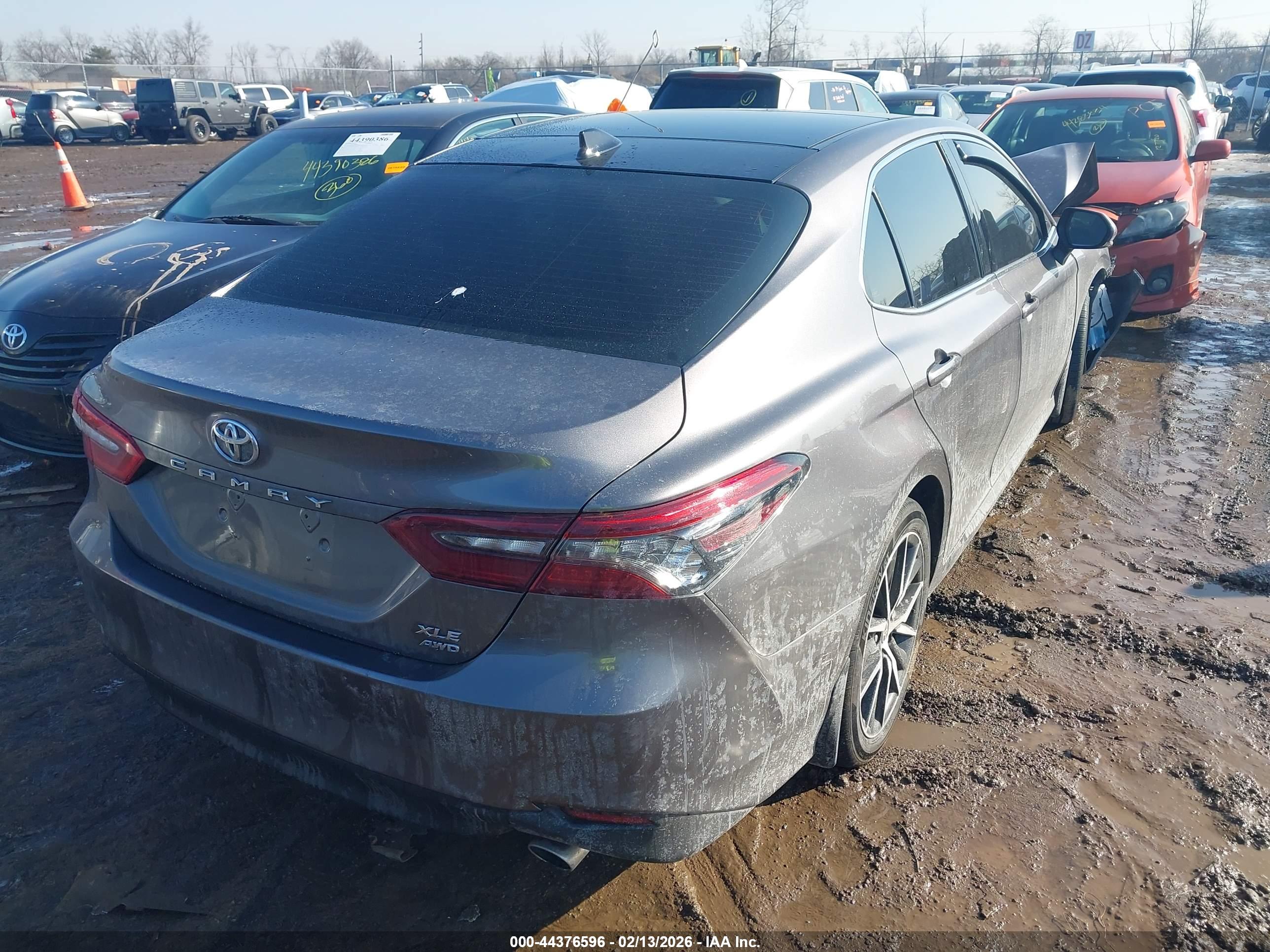 TOYOTA CAMRY image 4