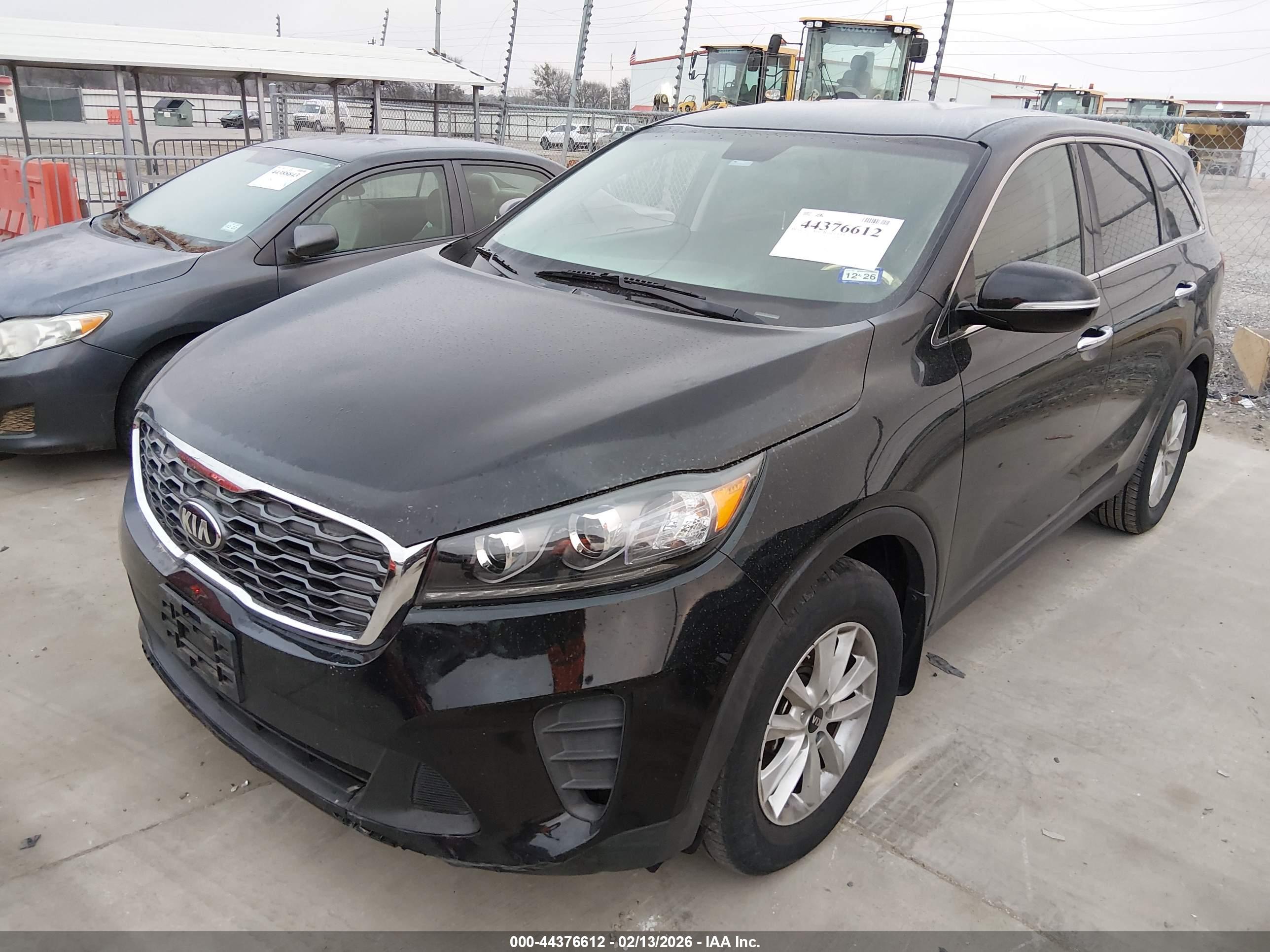 KIA SORENTO image 2