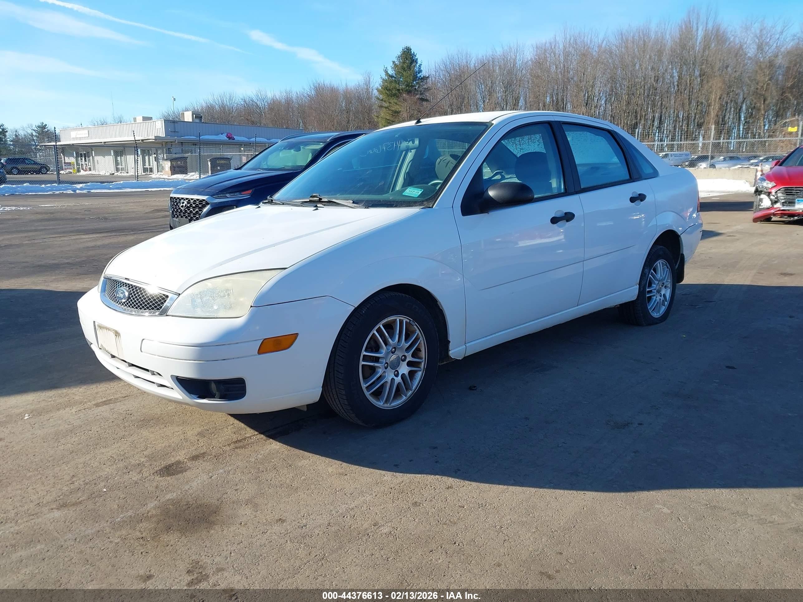 FORD FOCUS image 2