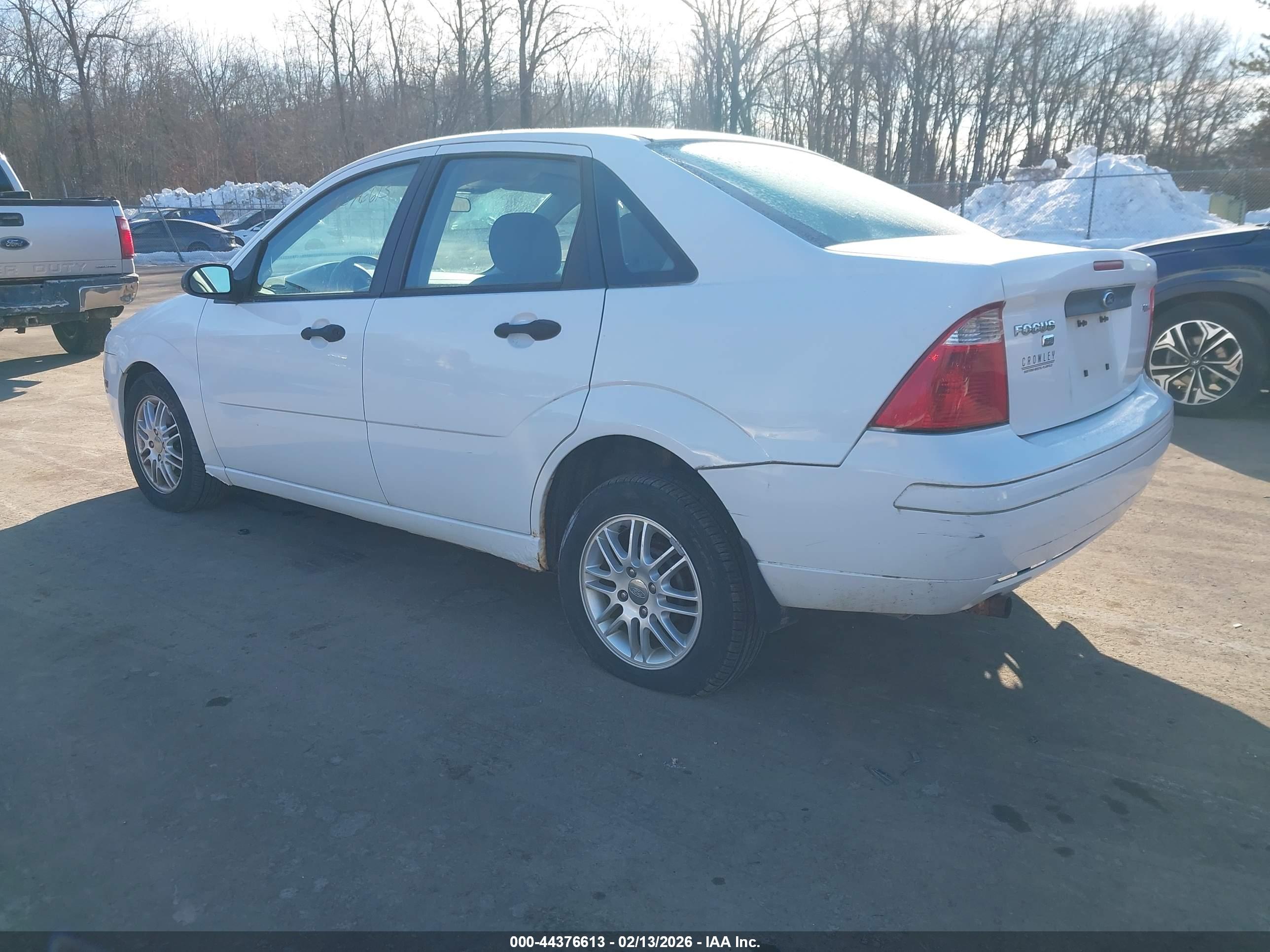 FORD FOCUS image 3