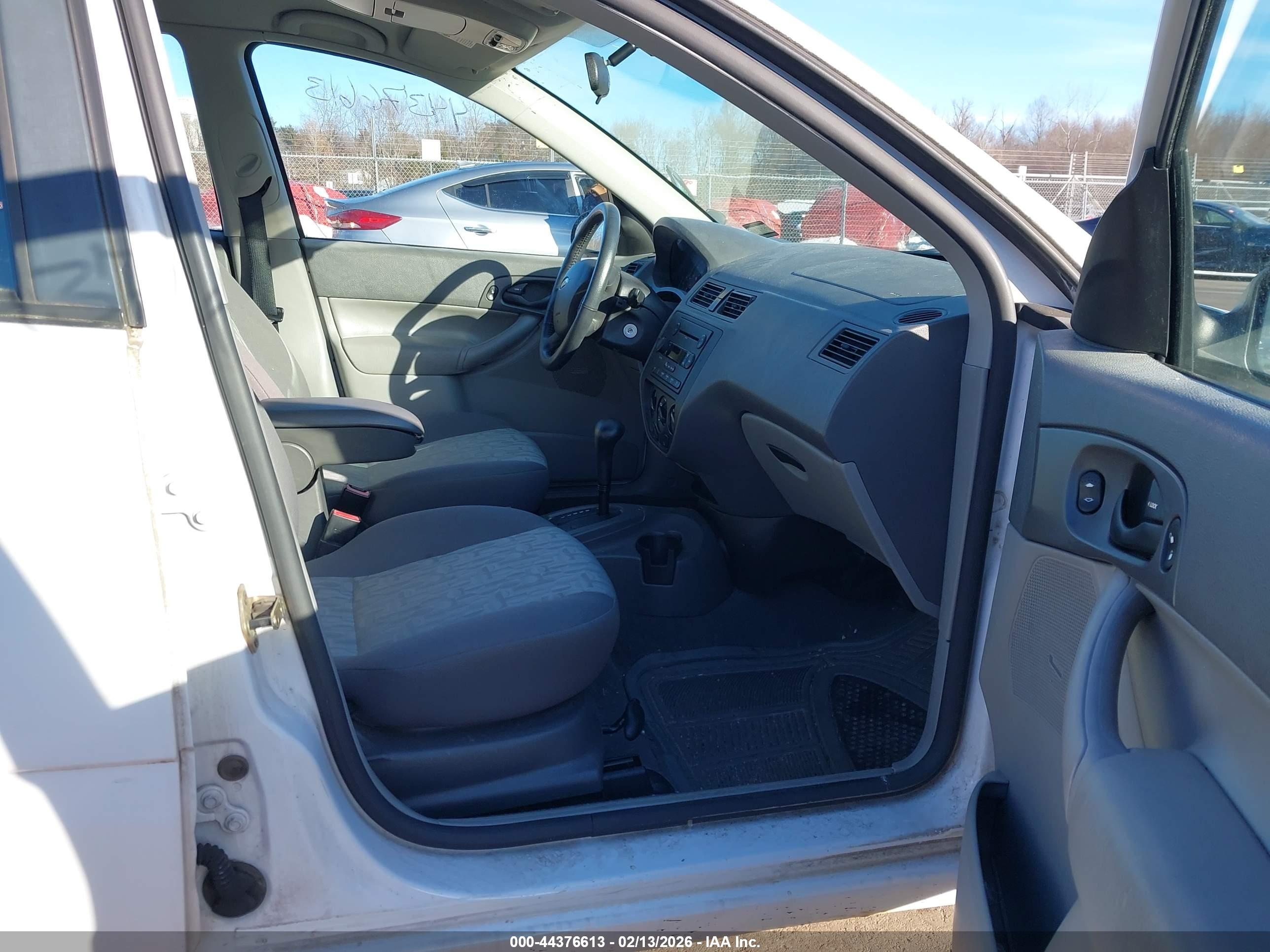 FORD FOCUS image 5