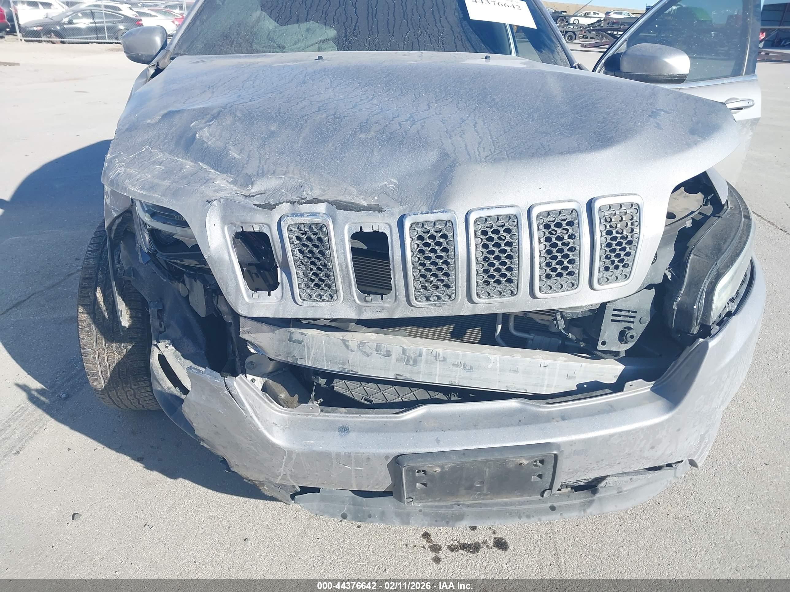 JEEP CHEROKEE image 6