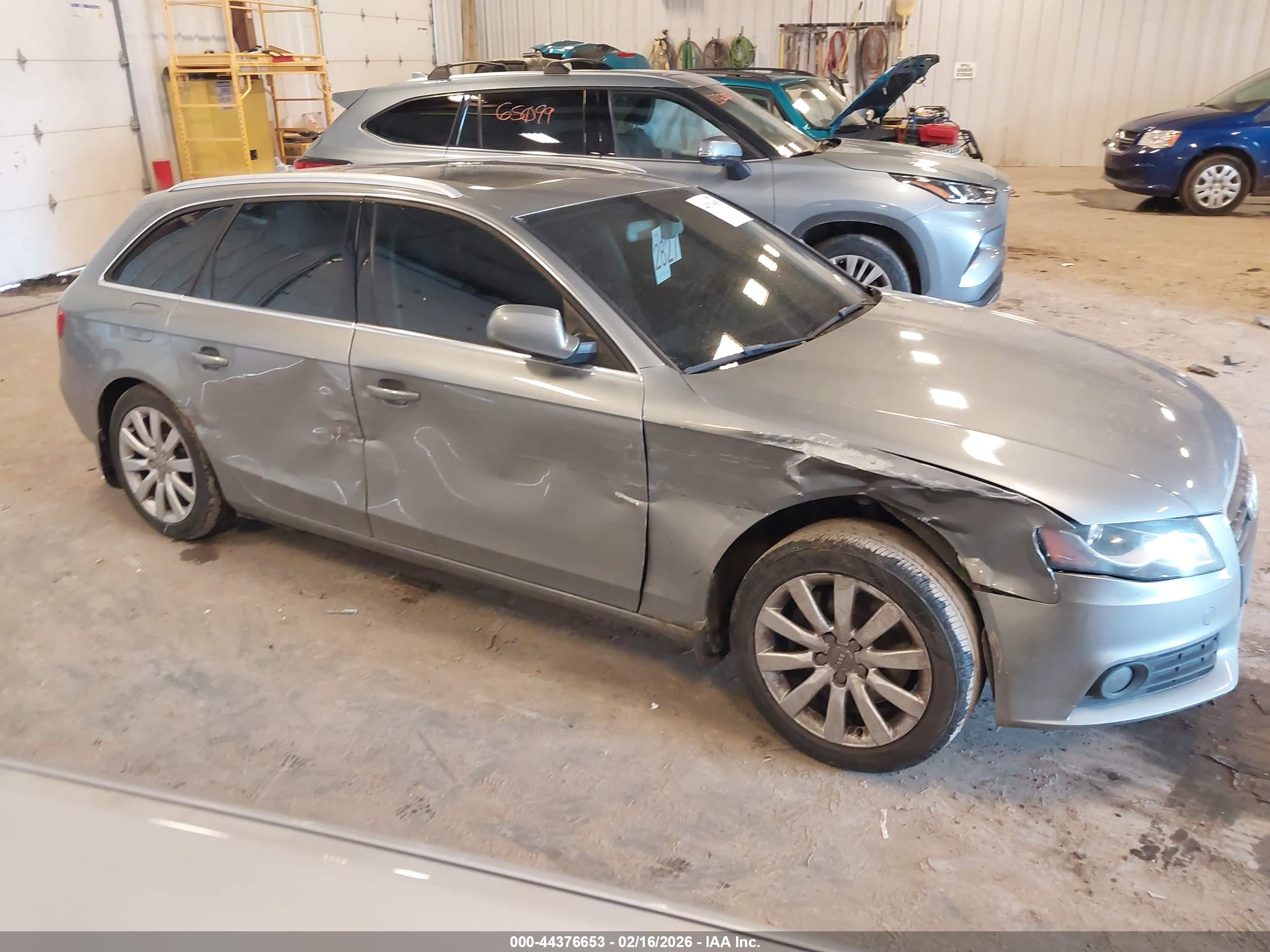 AUDI A4 image 6