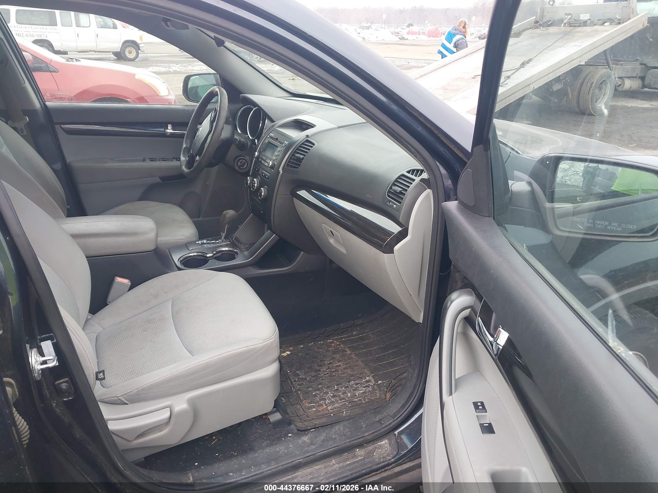 KIA SORENTO image 5