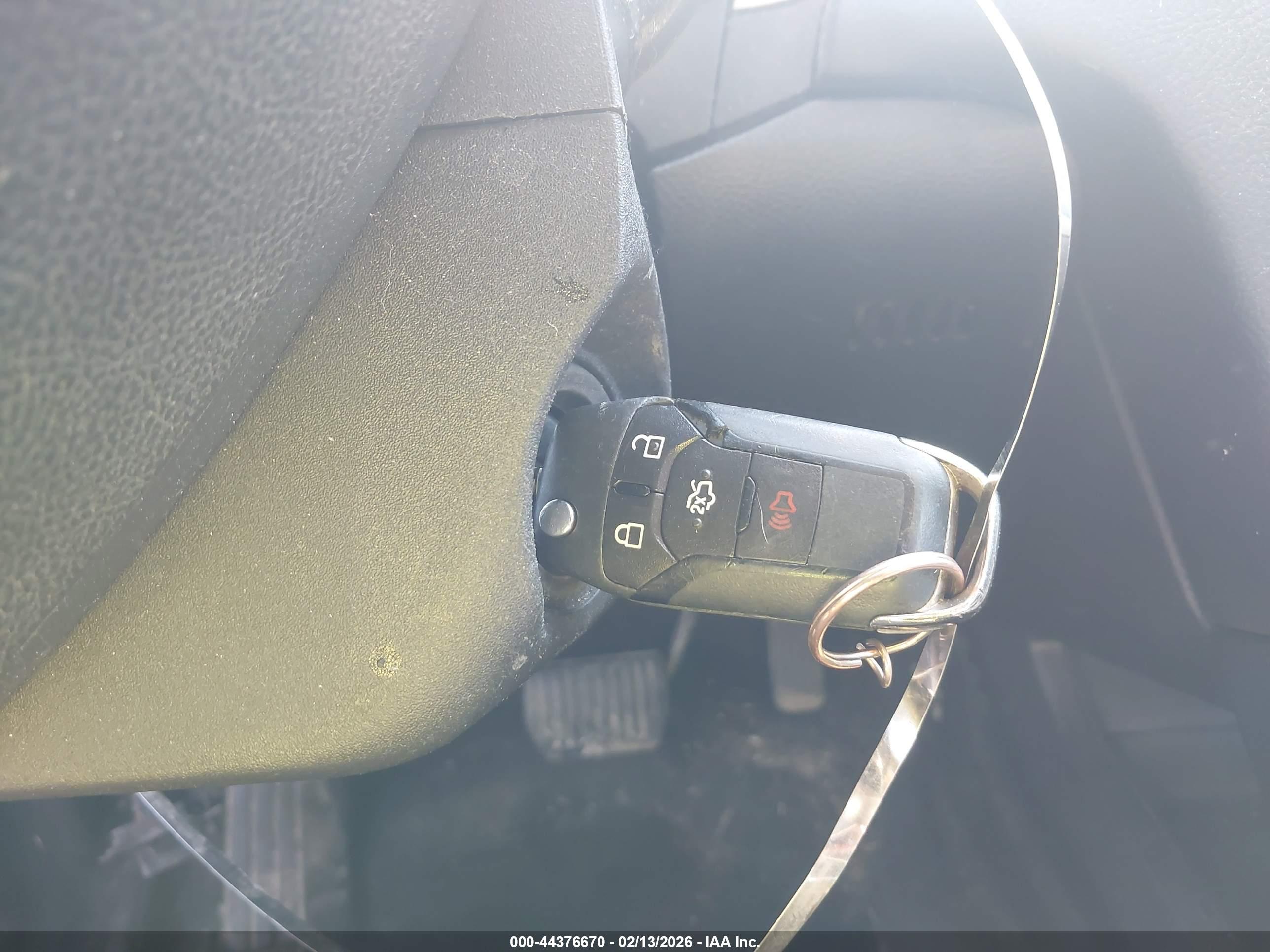 FORD FUSION image 11