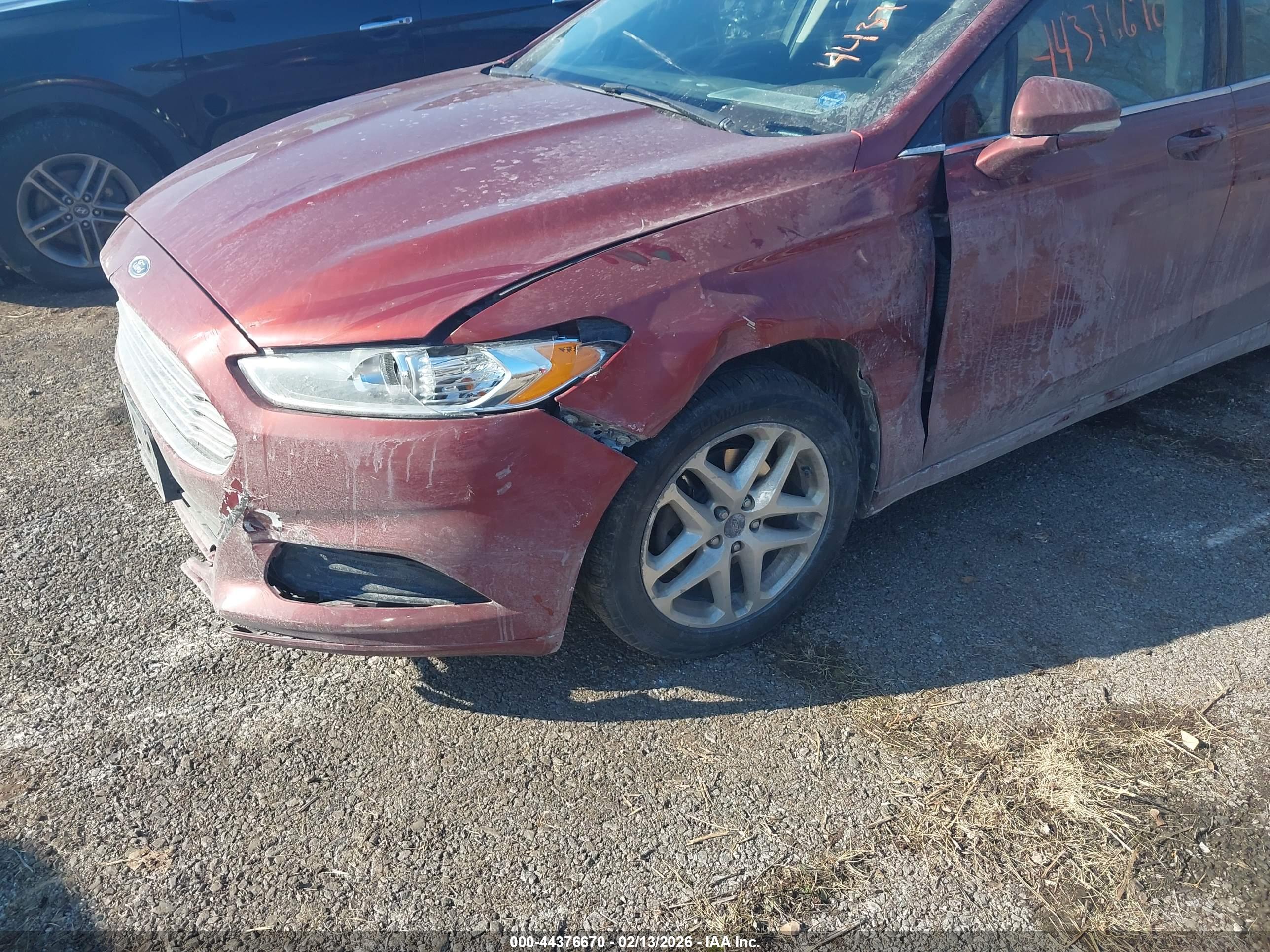 FORD FUSION image 6
