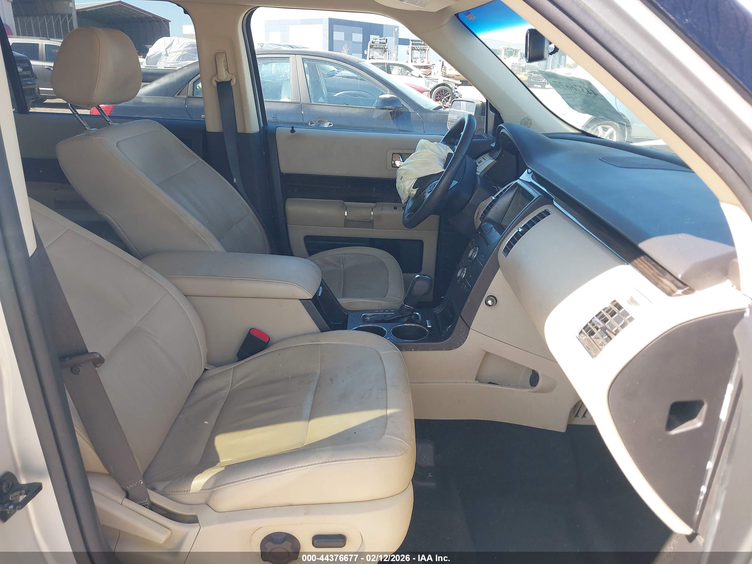 FORD FLEX image 5
