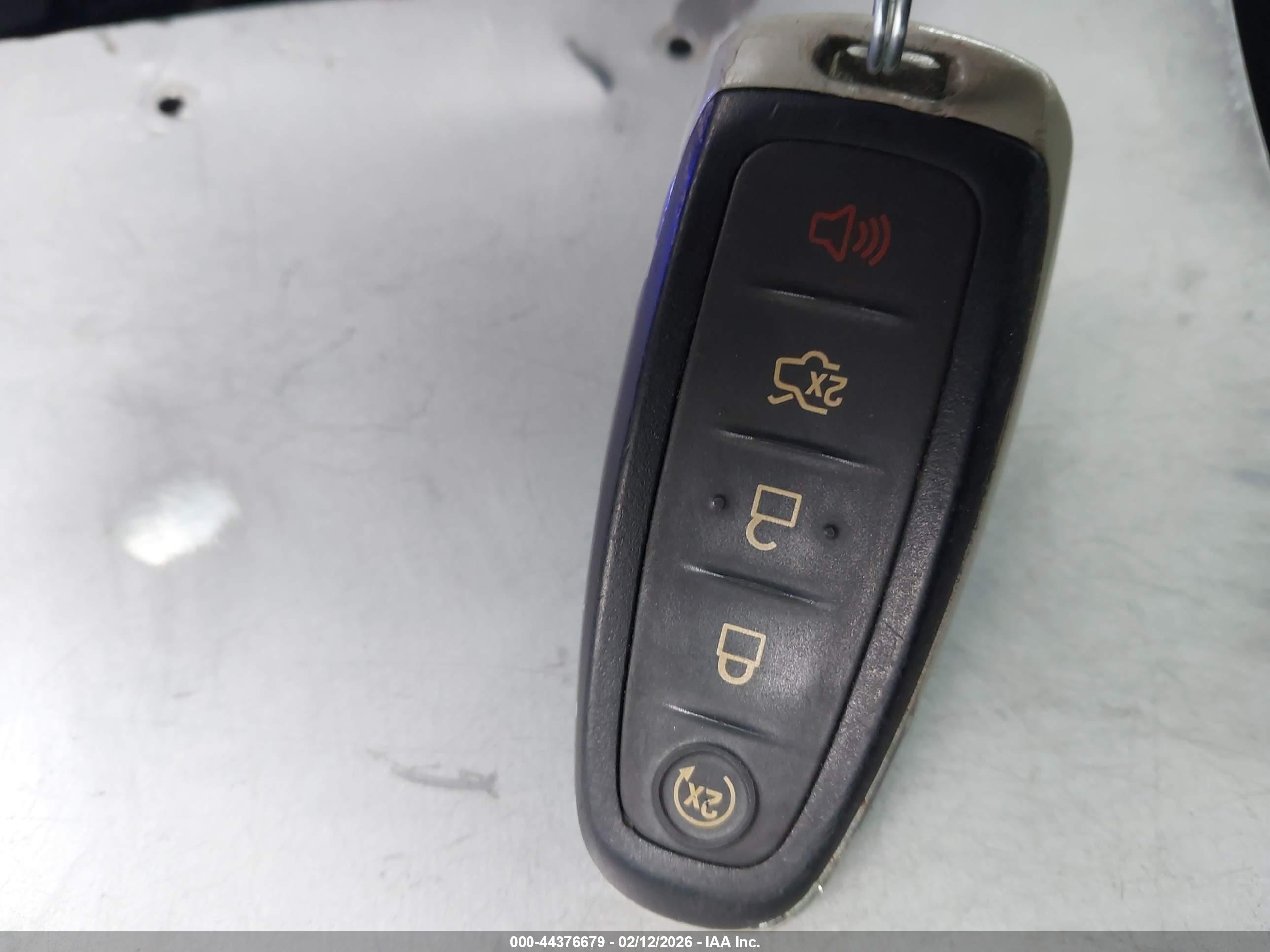 FORD TAURUS image 11