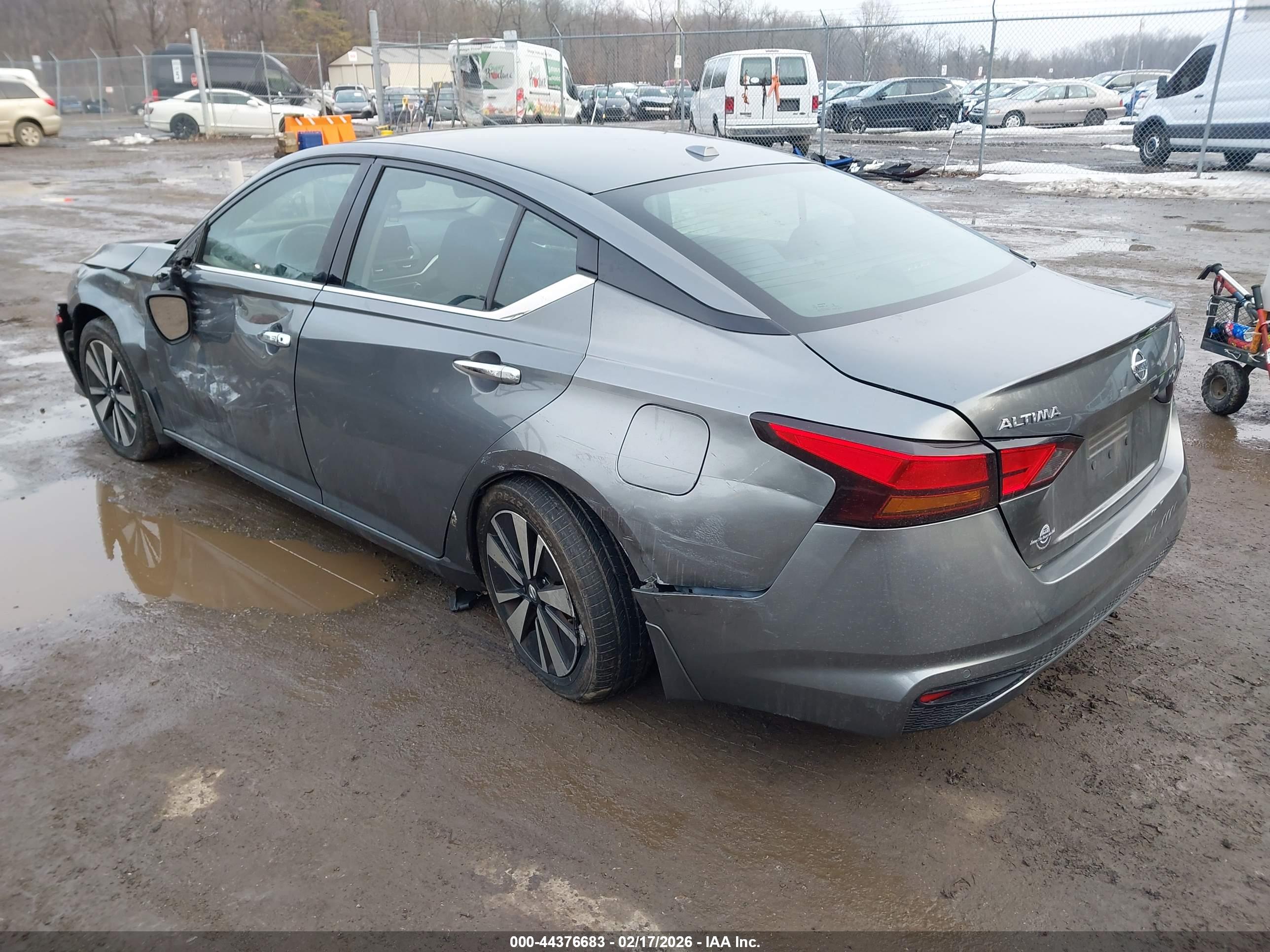 NISSAN ALTIMA image 3