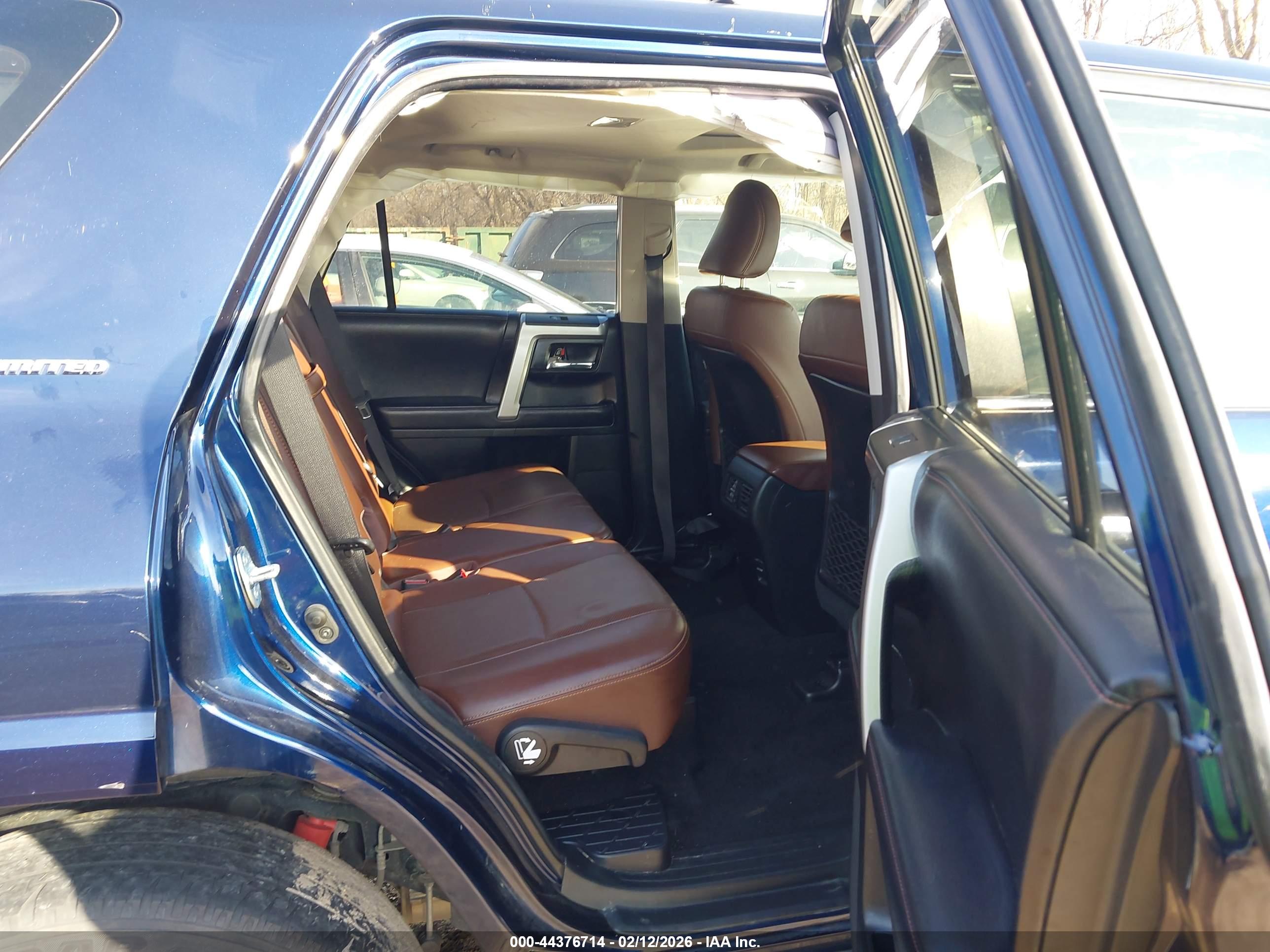 TOYOTA 4RUNNER image 8