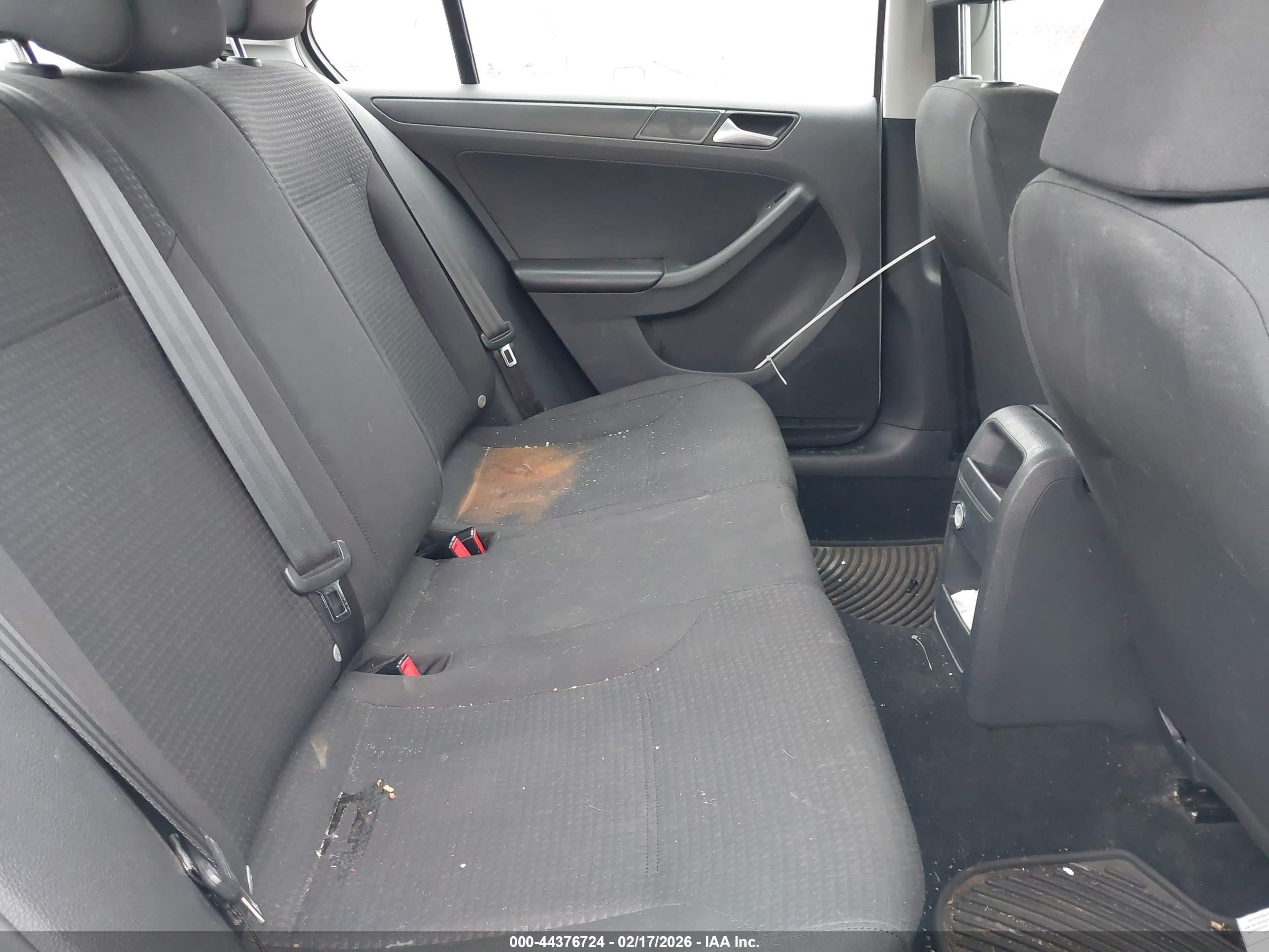 VOLKSWAGEN JETTA image 8