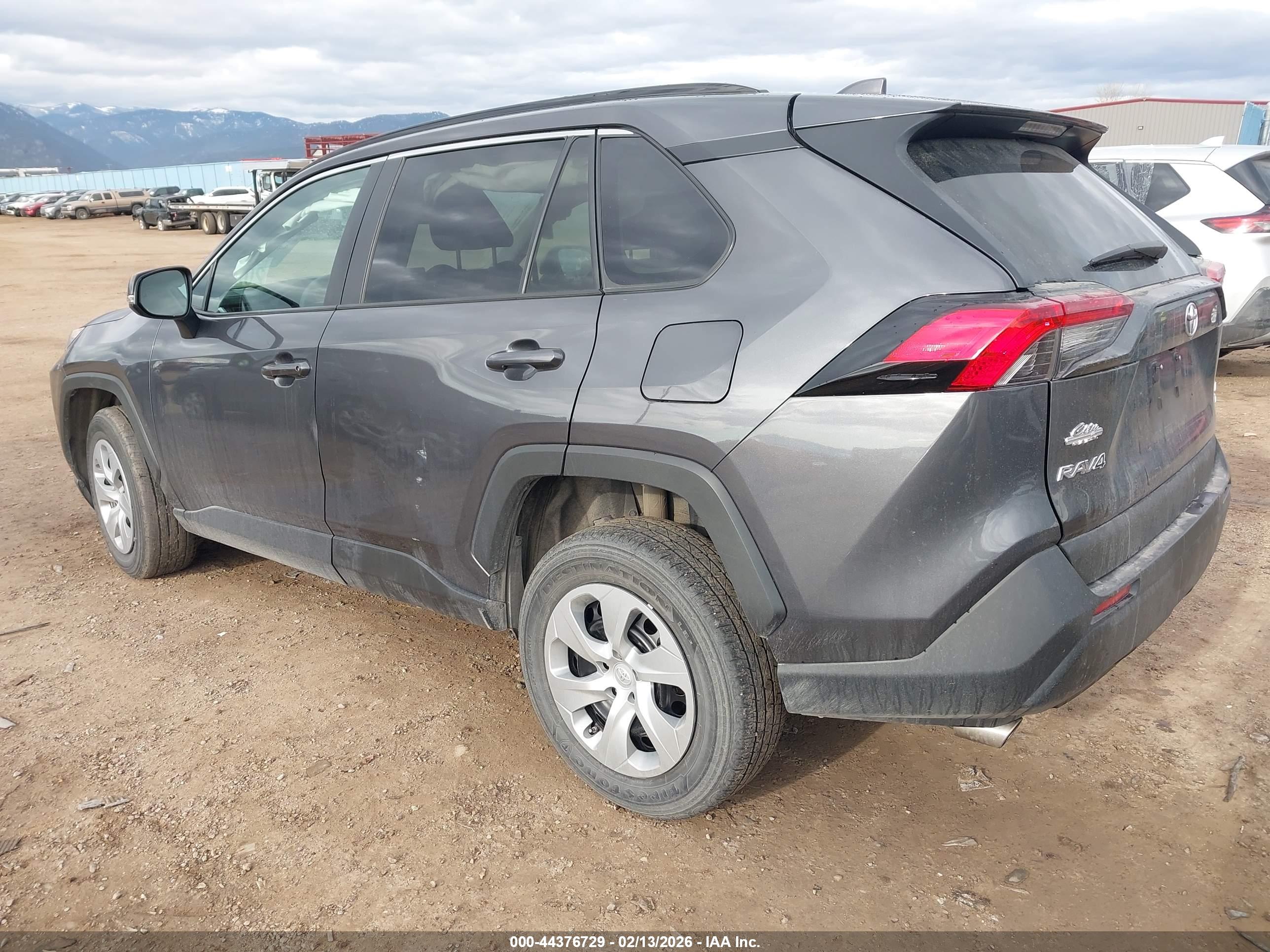 TOYOTA RAV4 image 3