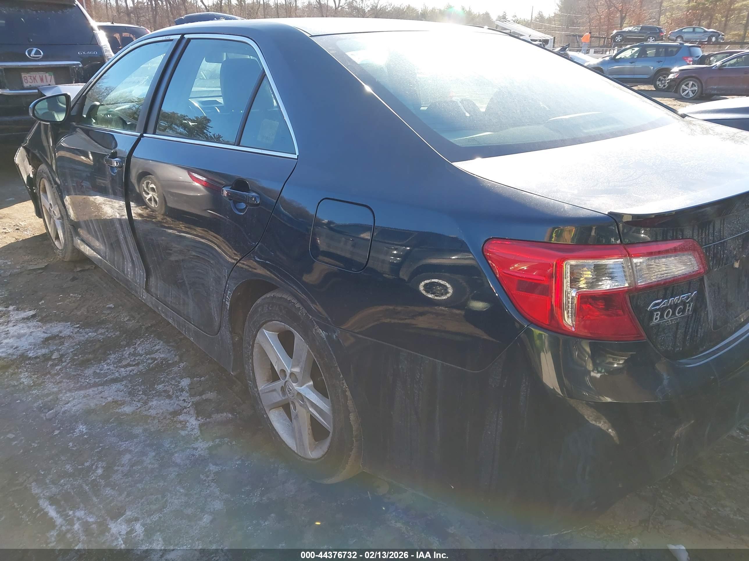 TOYOTA CAMRY image 3