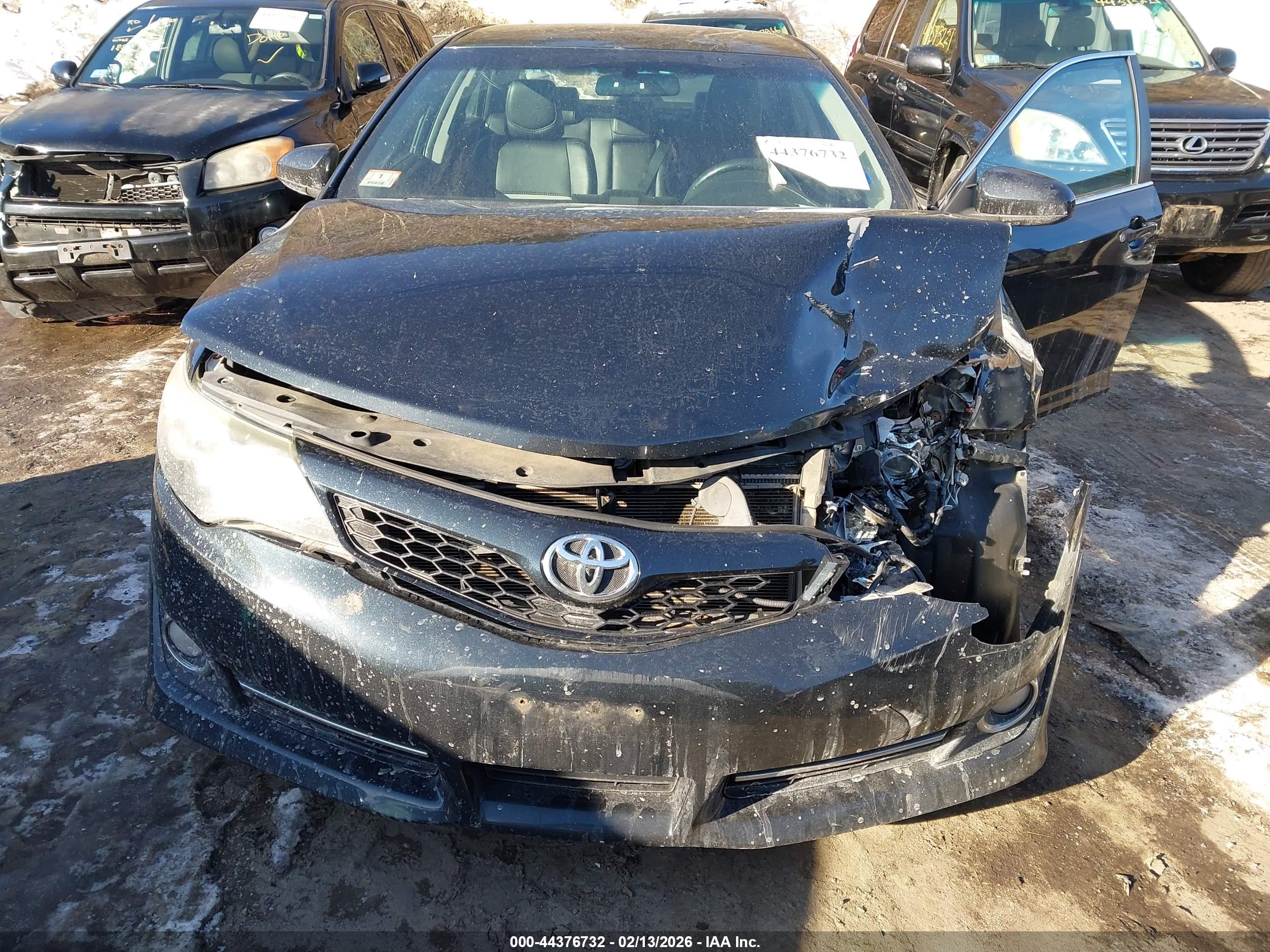 TOYOTA CAMRY image 6