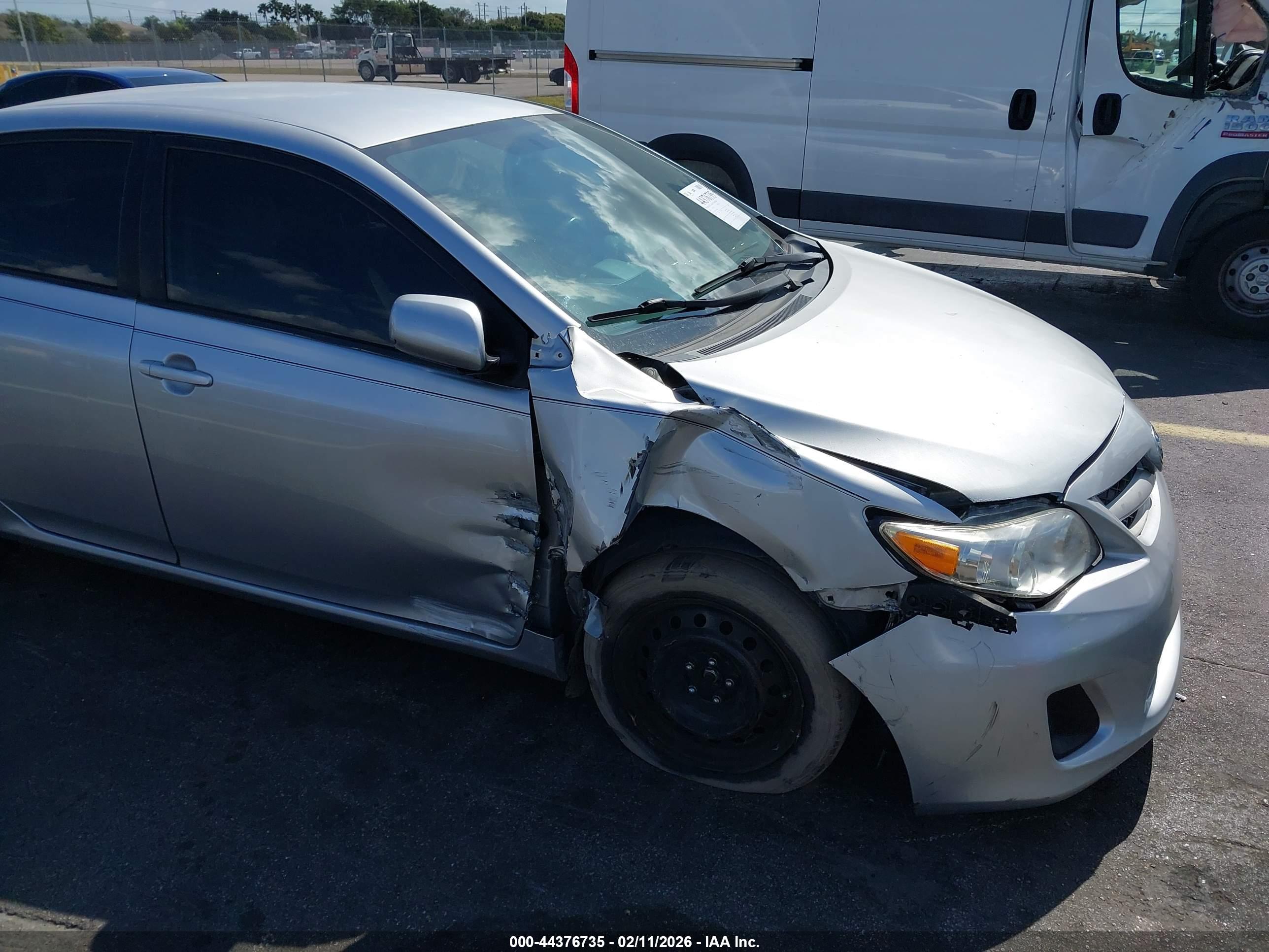 TOYOTA COROLLA image 6