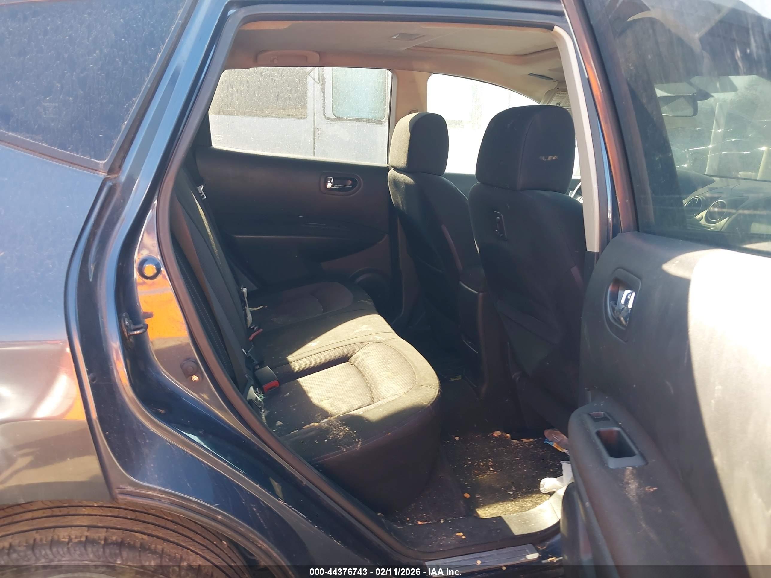 NISSAN ROGUE image 8