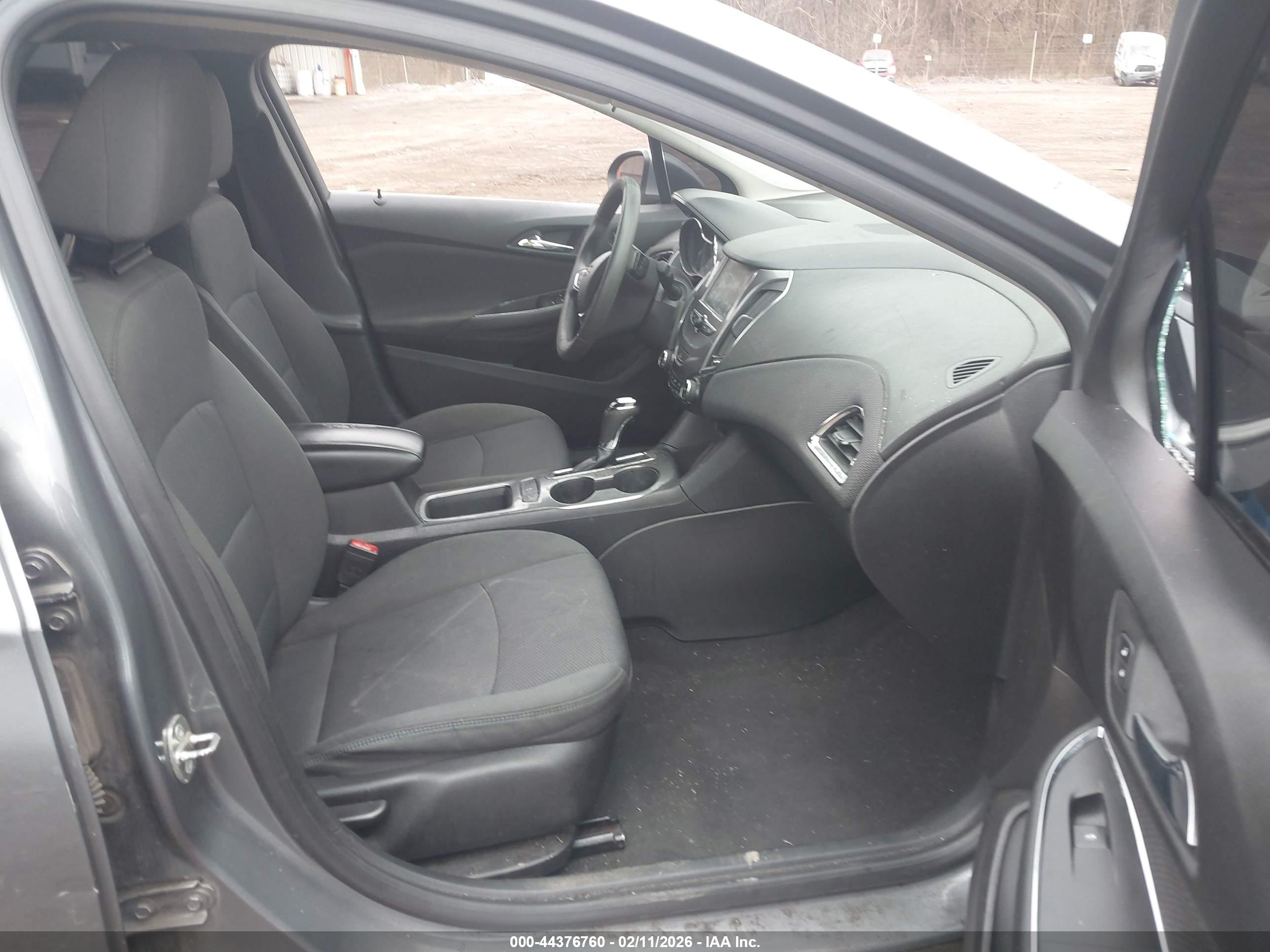 CHEVROLET CRUZE image 5