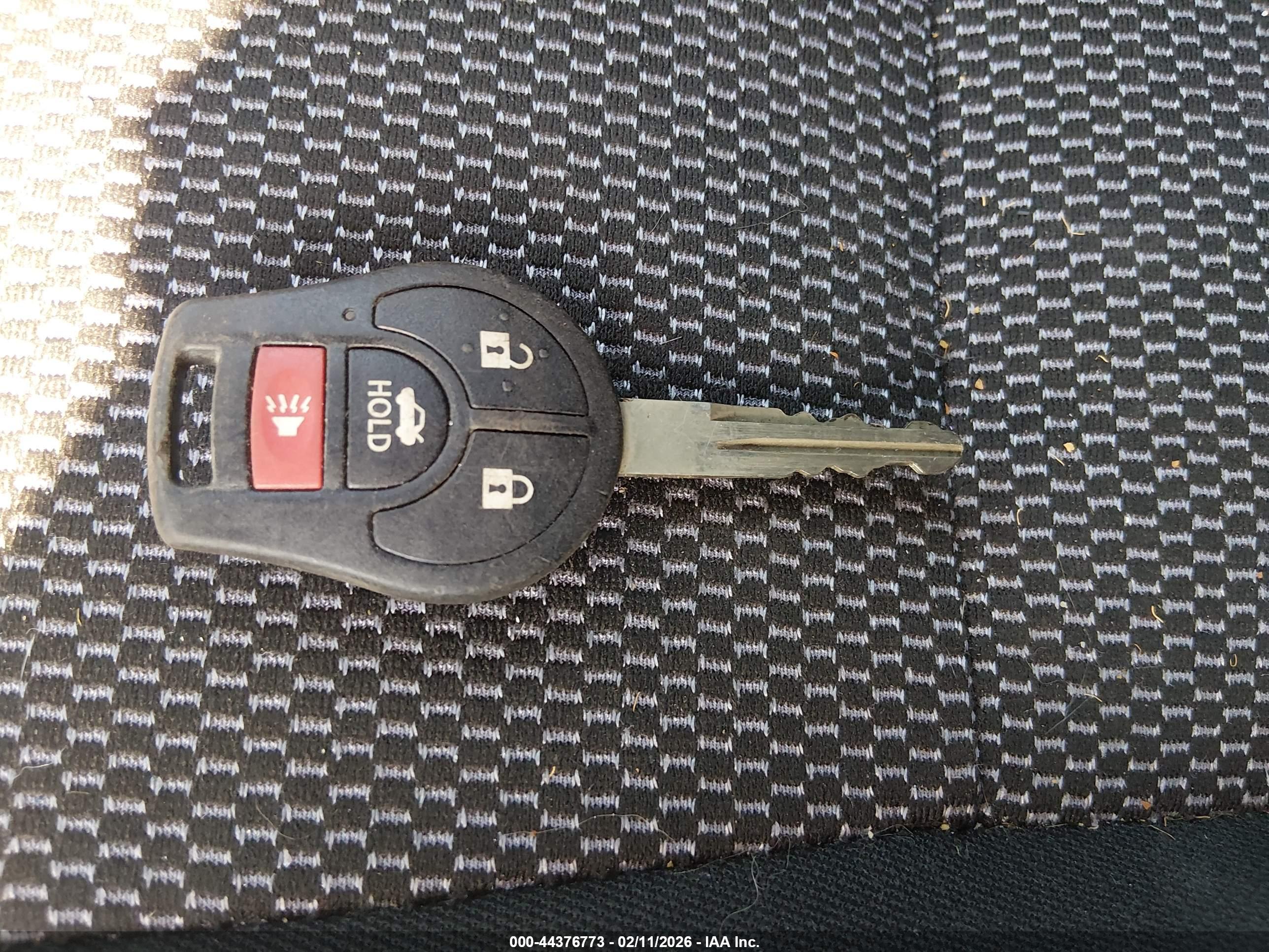 NISSAN VERSA image 11