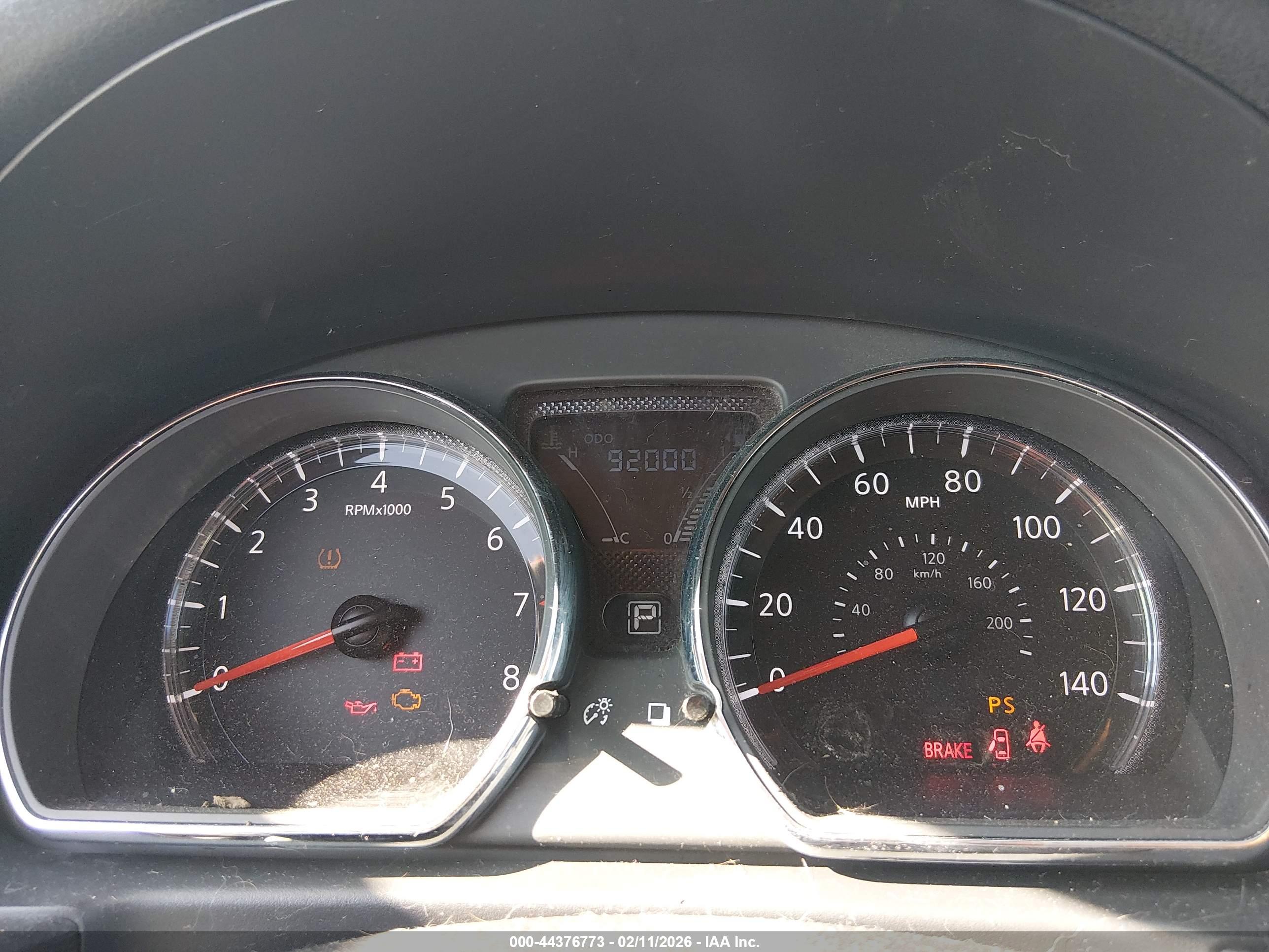 NISSAN VERSA image 7
