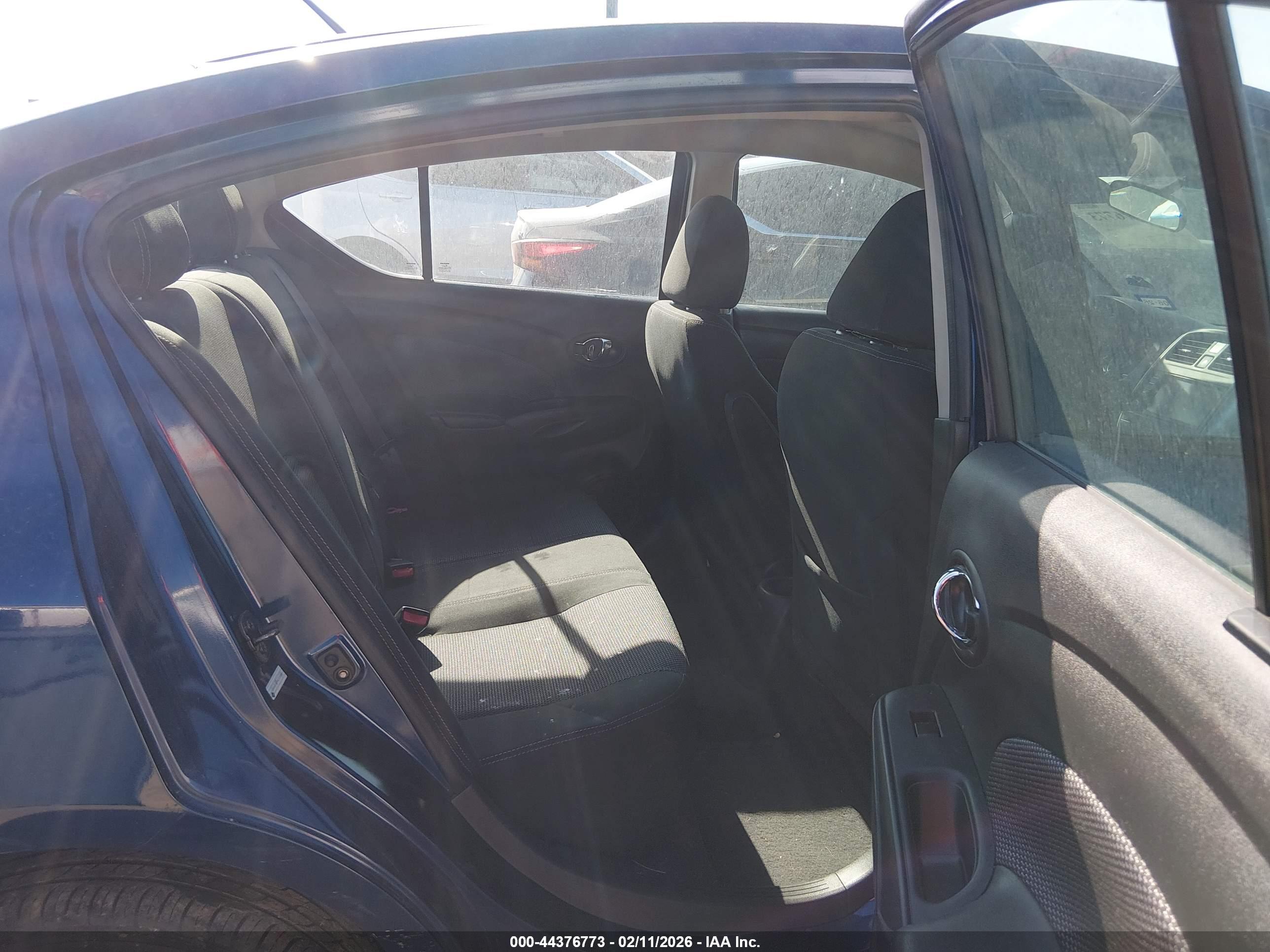 NISSAN VERSA image 8