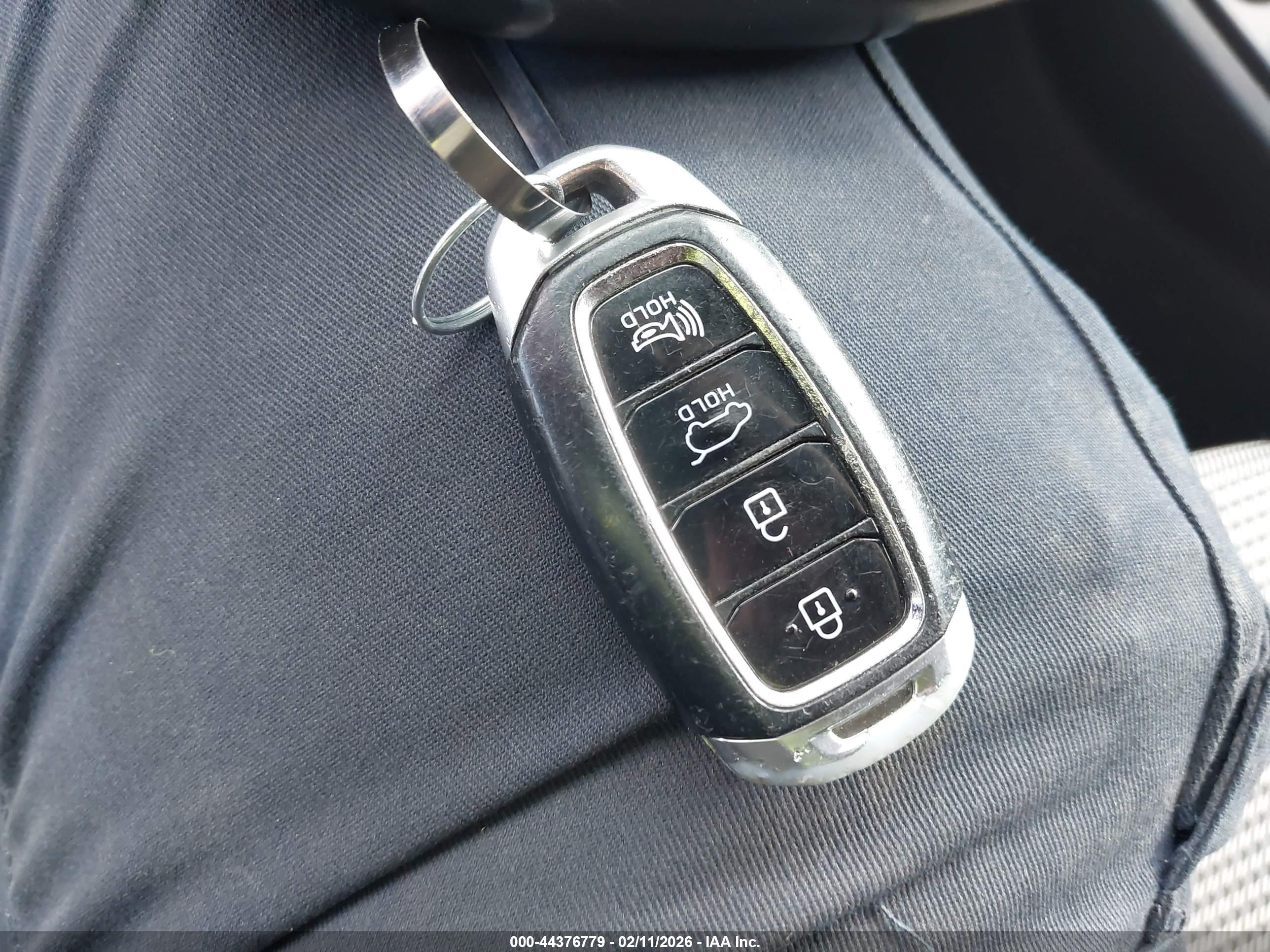 HYUNDAI KONA image 11