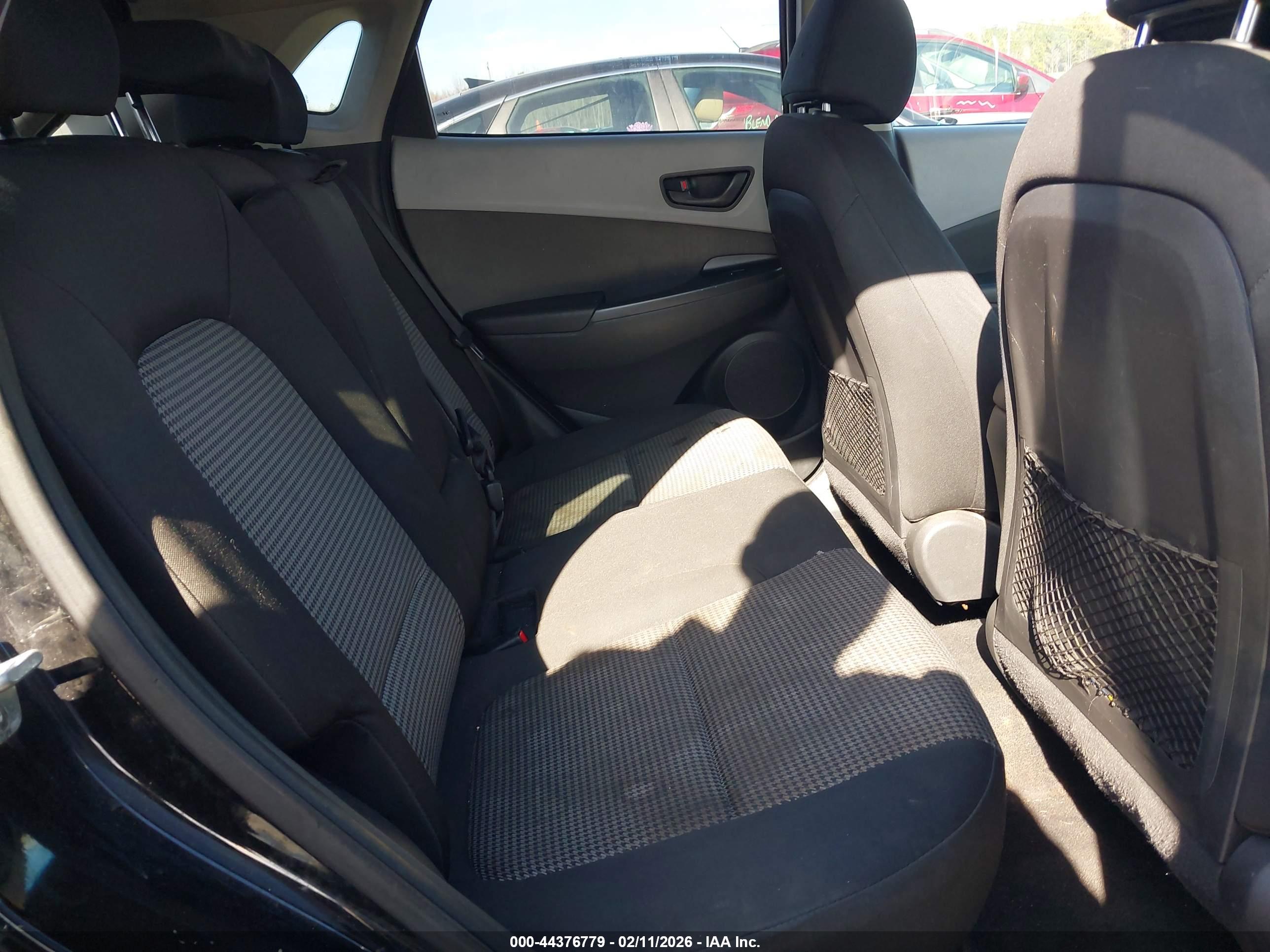 HYUNDAI KONA image 8